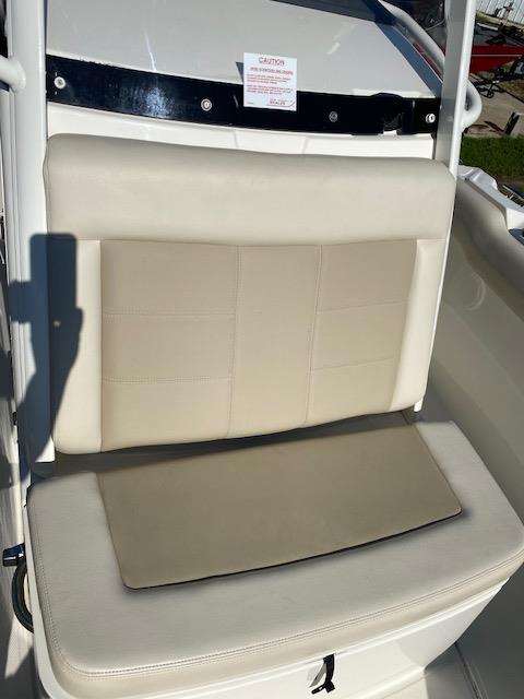 2021 Boston Whaler 230 Outrage - Photo 10