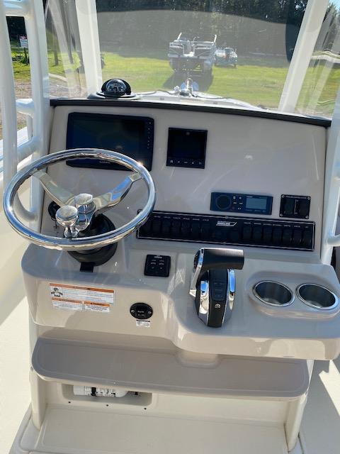 2021 Boston Whaler 230 Outrage - Photo 11