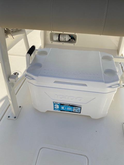 2021 Boston Whaler 230 Outrage - Photo 18