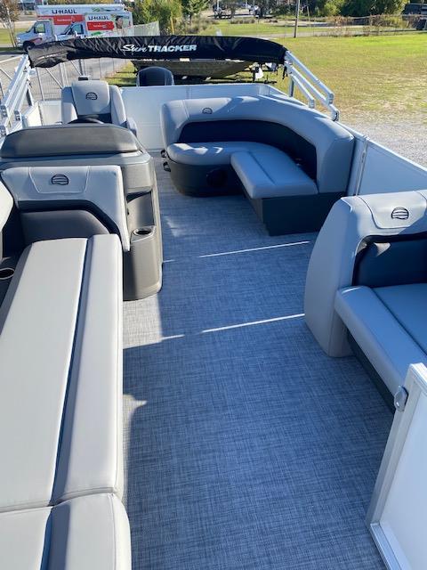 2026 Sun Tracker PARTY BARGE 18 DLX - Photo 7