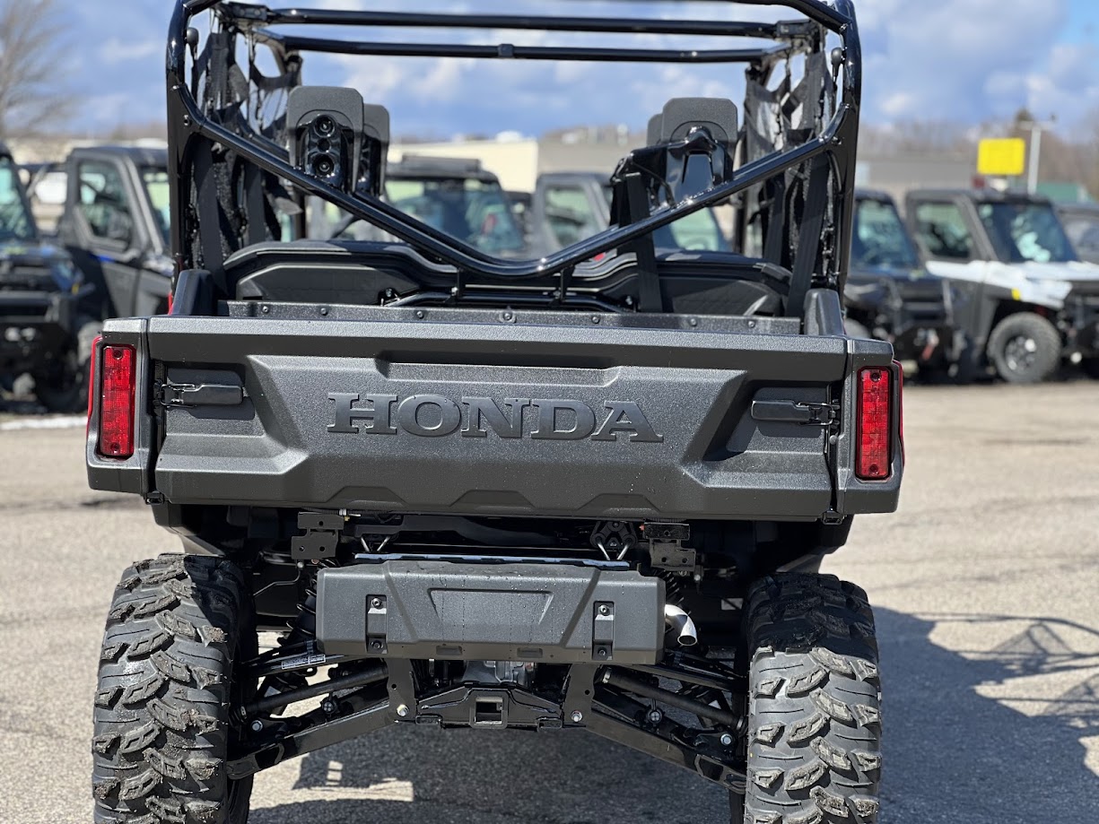 2024 Honda PIONEER 1000-6 DLX CREW - Photo 4