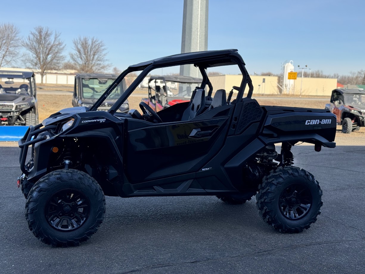 2025 Can-Am COMMANDER XT 1000R - Photo 3