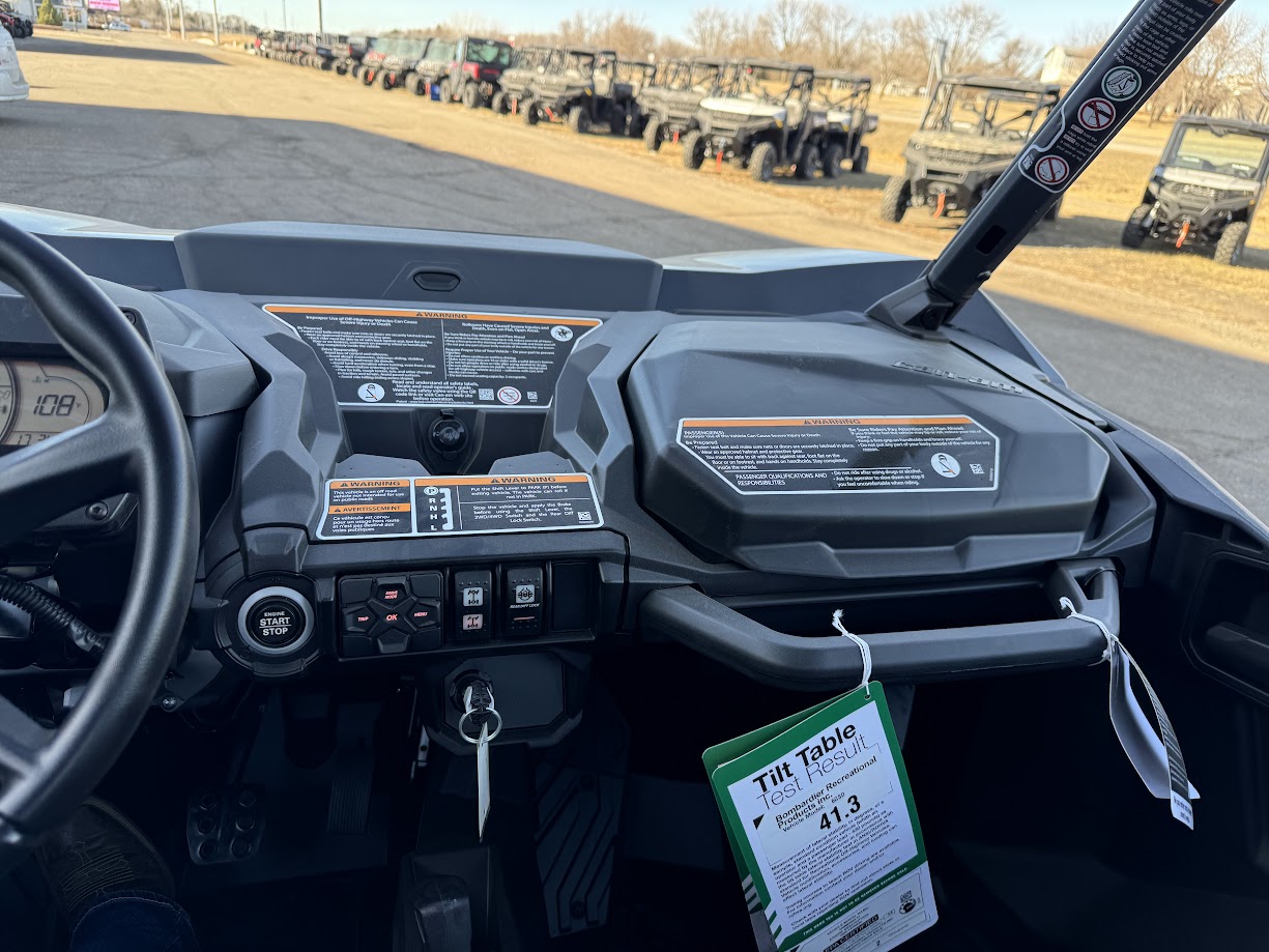 2025 Can-Am COMMANDER XT 1000R - Photo 7