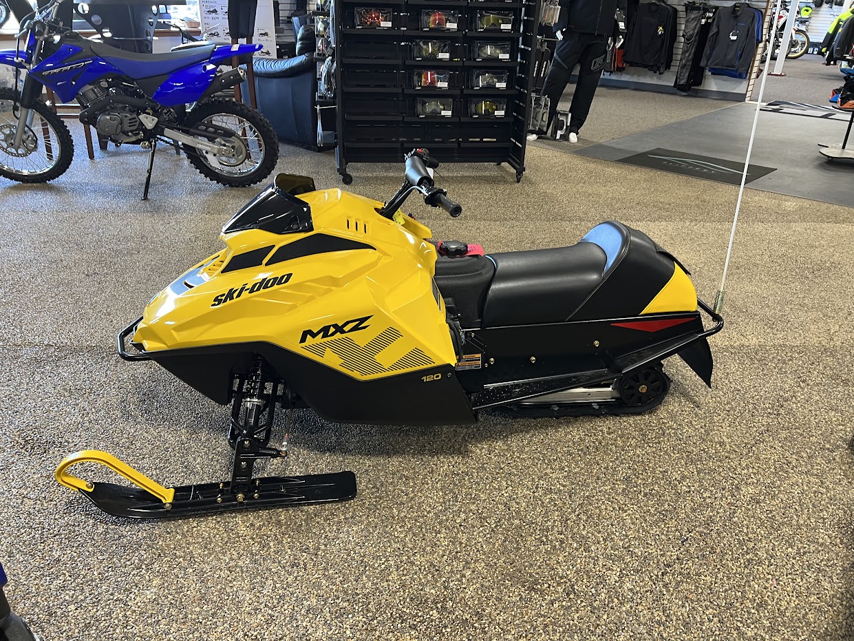2025 Ski-Doo MXZ 120 - Photo 3