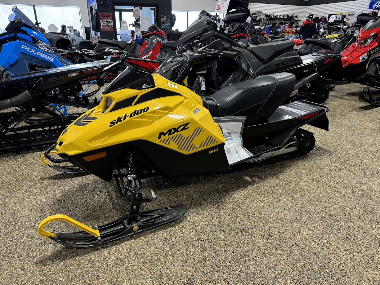2025 Ski-Doo MXZ 200