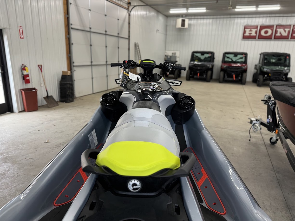 2025 Sea-Doo RXT X 325 AUD IBR - Photo 6