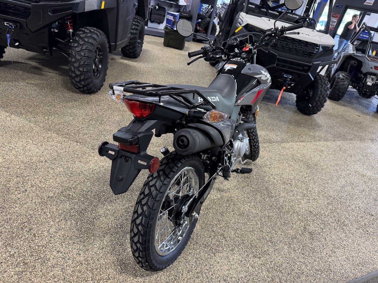 2025 Honda XR150L - Photo 4