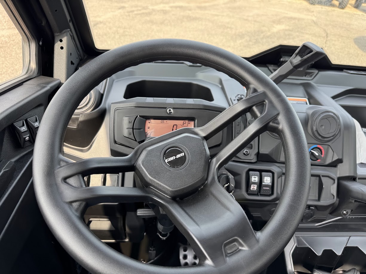 2026 Can-Am DEFENDER DPS CAB HD9 - Photo 9