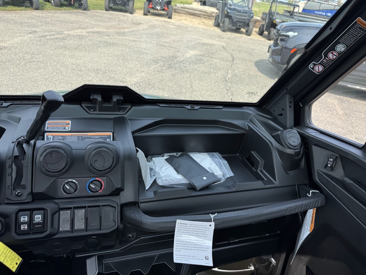 2026 Can-Am DEFENDER DPS CAB HD9 - Photo 6