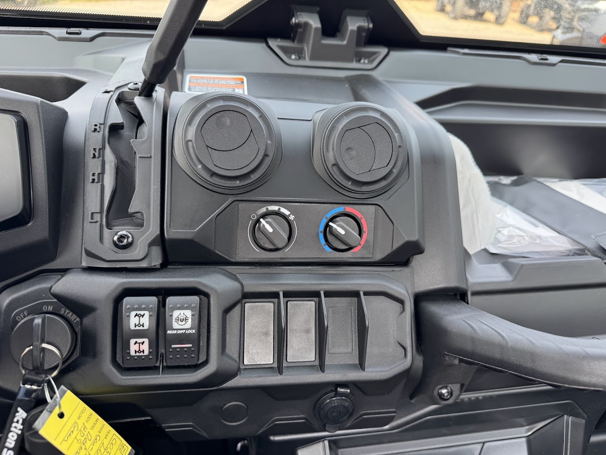 2026 Can-Am DEFENDER DPS CAB HD9 - Photo 7