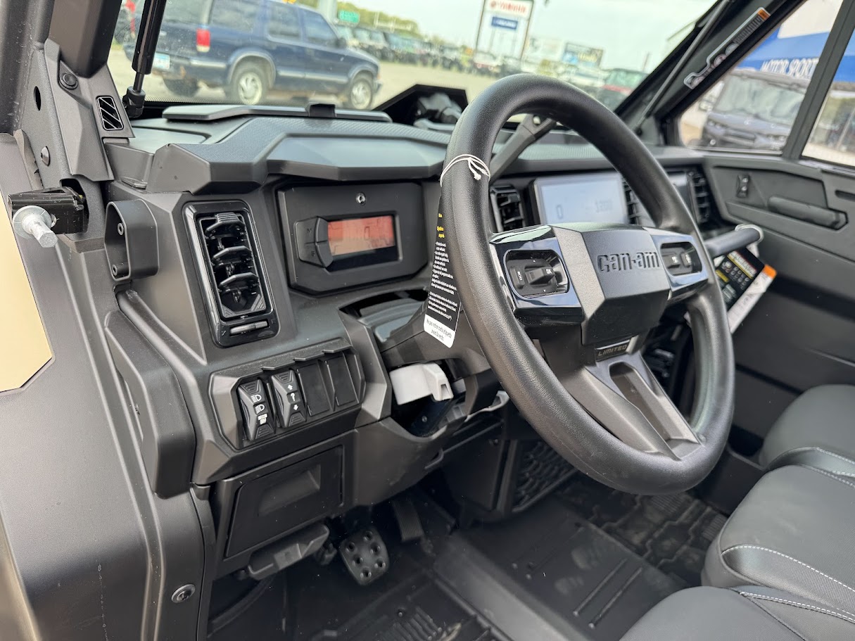 2026 Can-Am DEFENDER LTD HD11 - Photo 6
