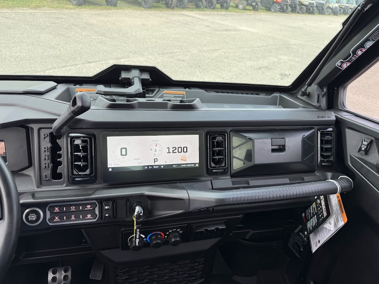 2026 Can-Am DEFENDER LTD HD11 - Photo 7