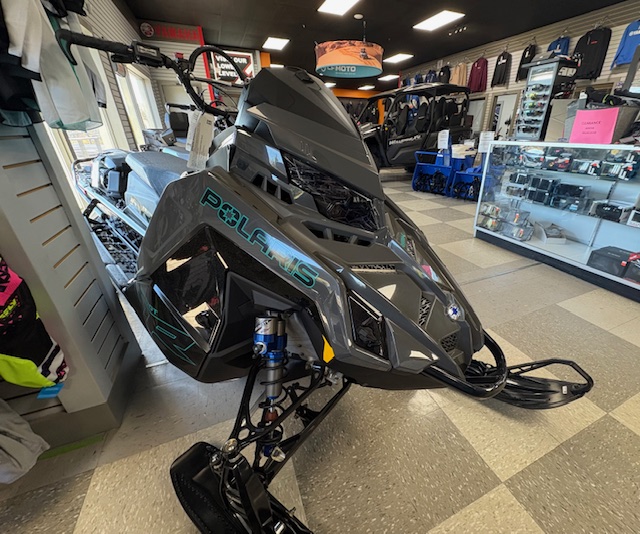 2024 Polaris PRO RMK 9 R