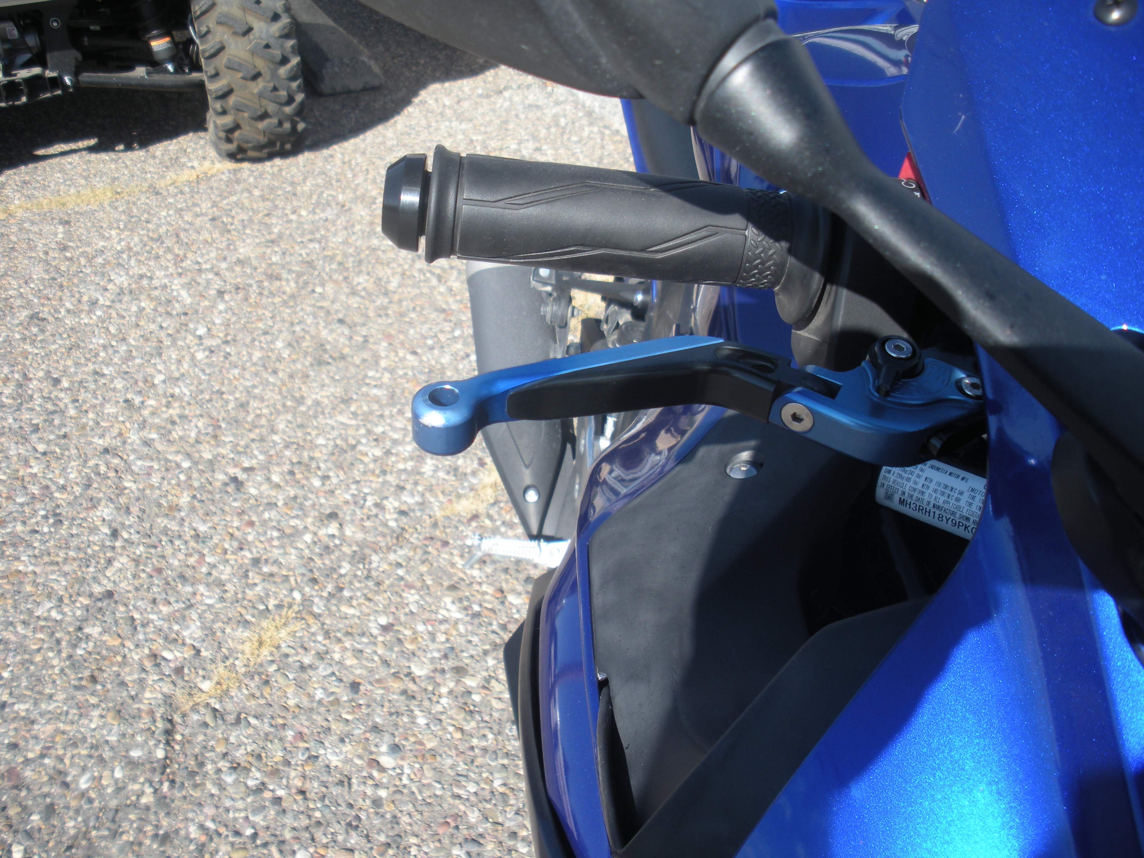 2023 Yamaha YZFR3APL - Photo 5