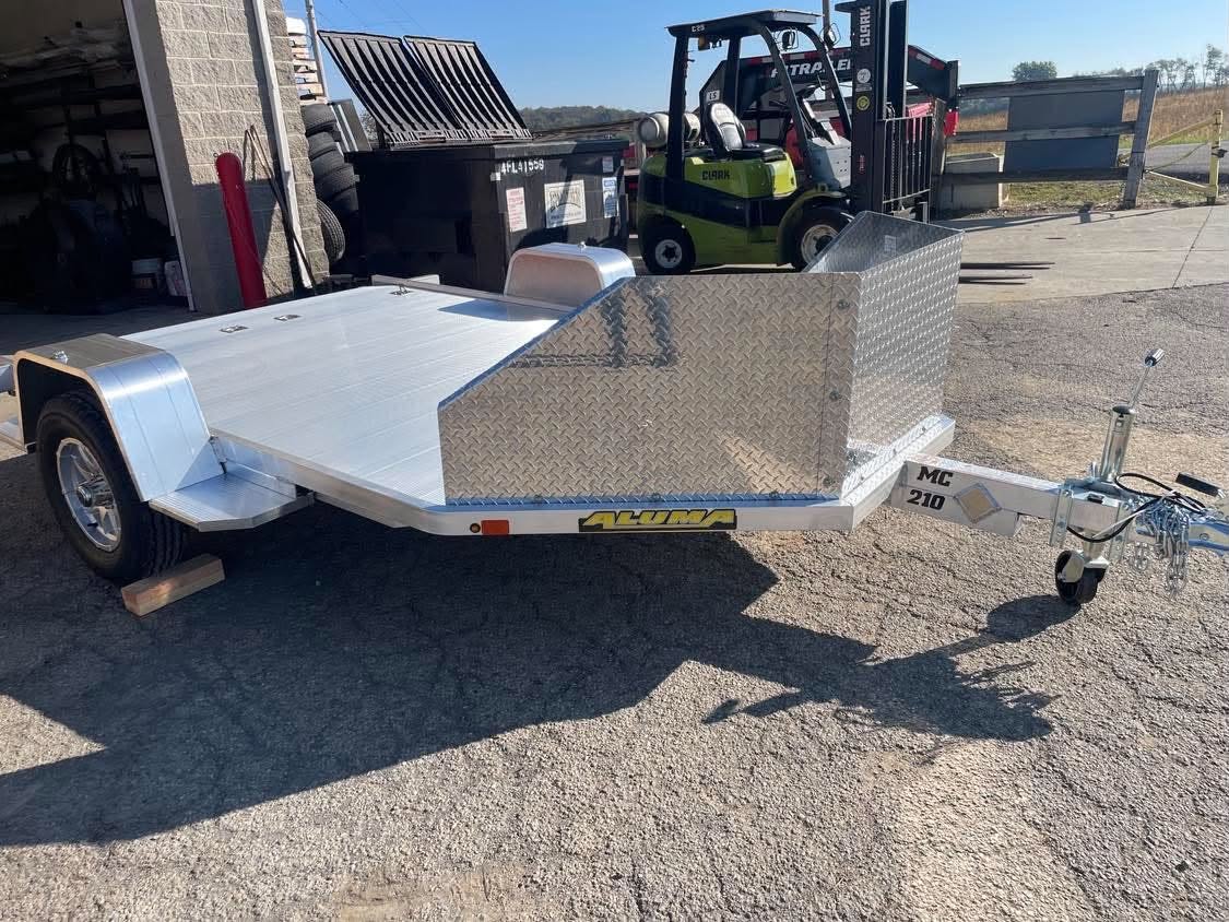 2027 Aluma MC210