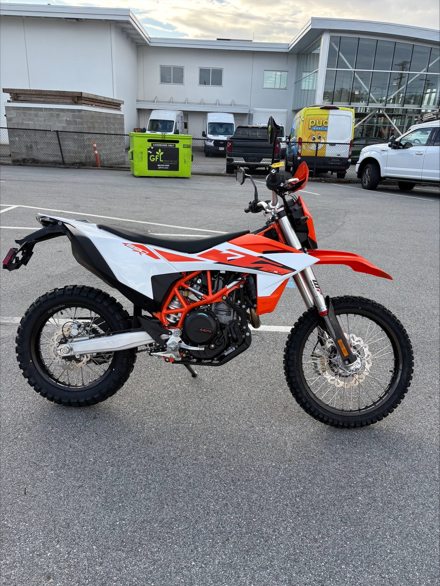 2026 KTM 690 ENDURO R - Photo 3