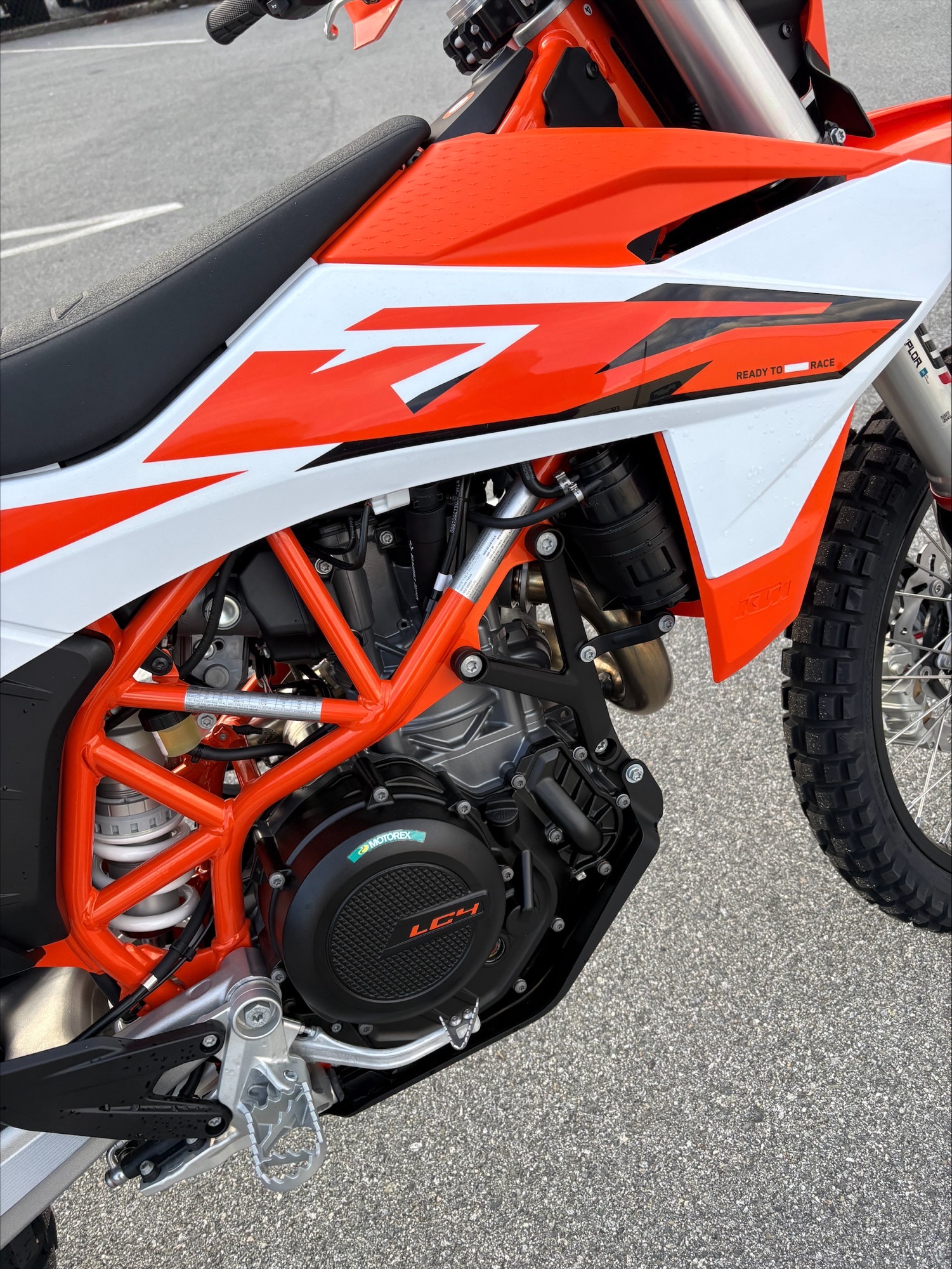 2026 KTM 690 ENDURO R - Photo 5