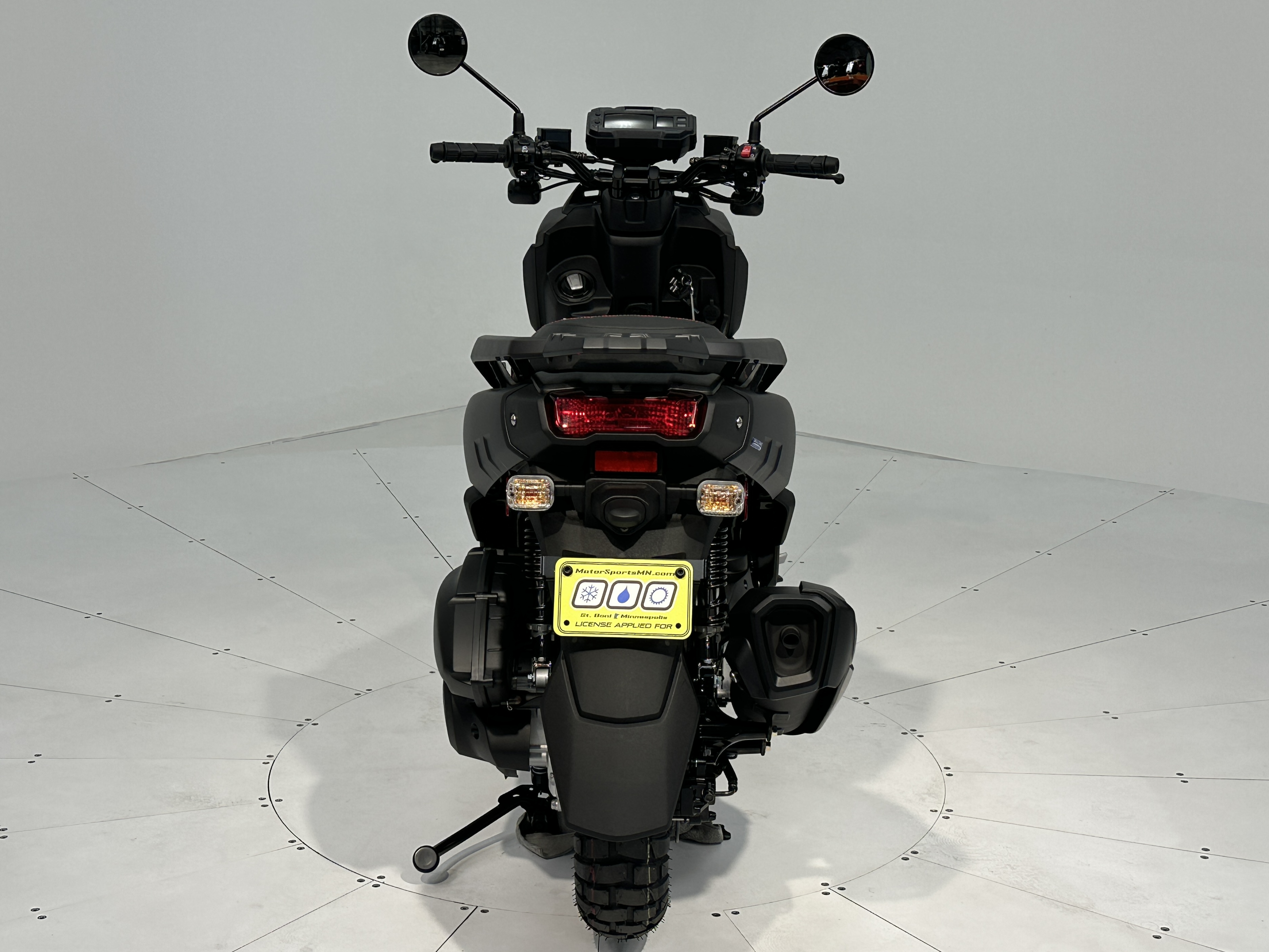 2024 Yamaha Zuma 125 - Photo 2