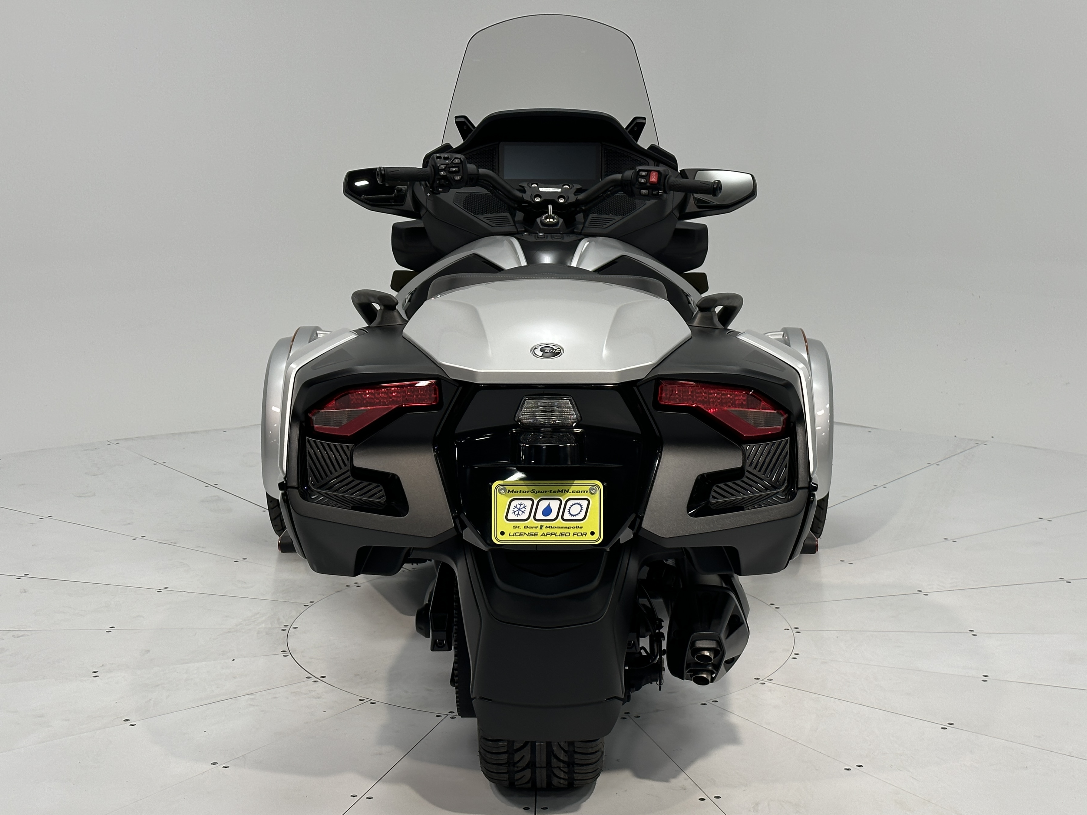 2024 Can-Am RT (SE6) - Photo 2
