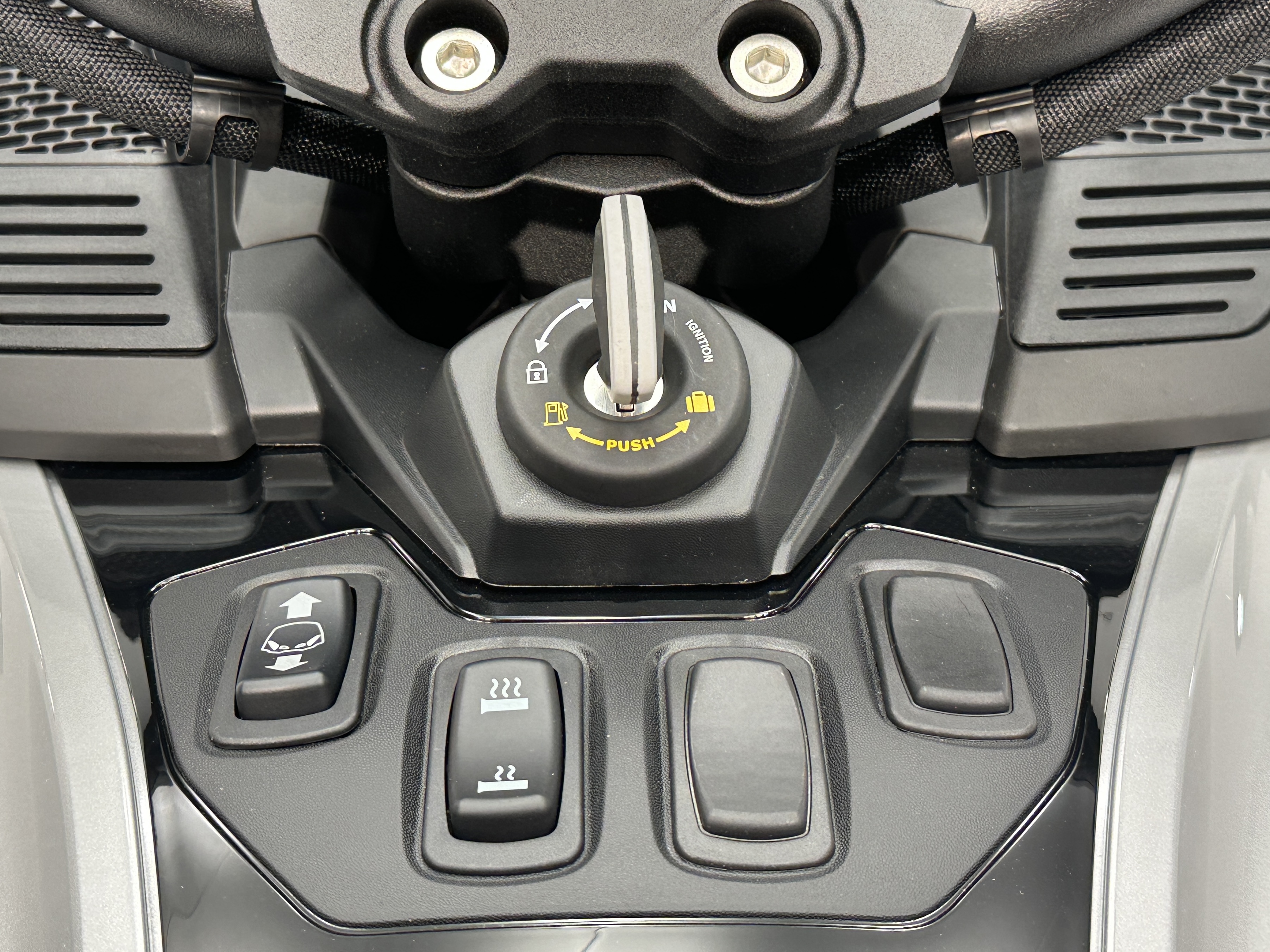 2024 Can-Am RT (SE6) - Photo 9