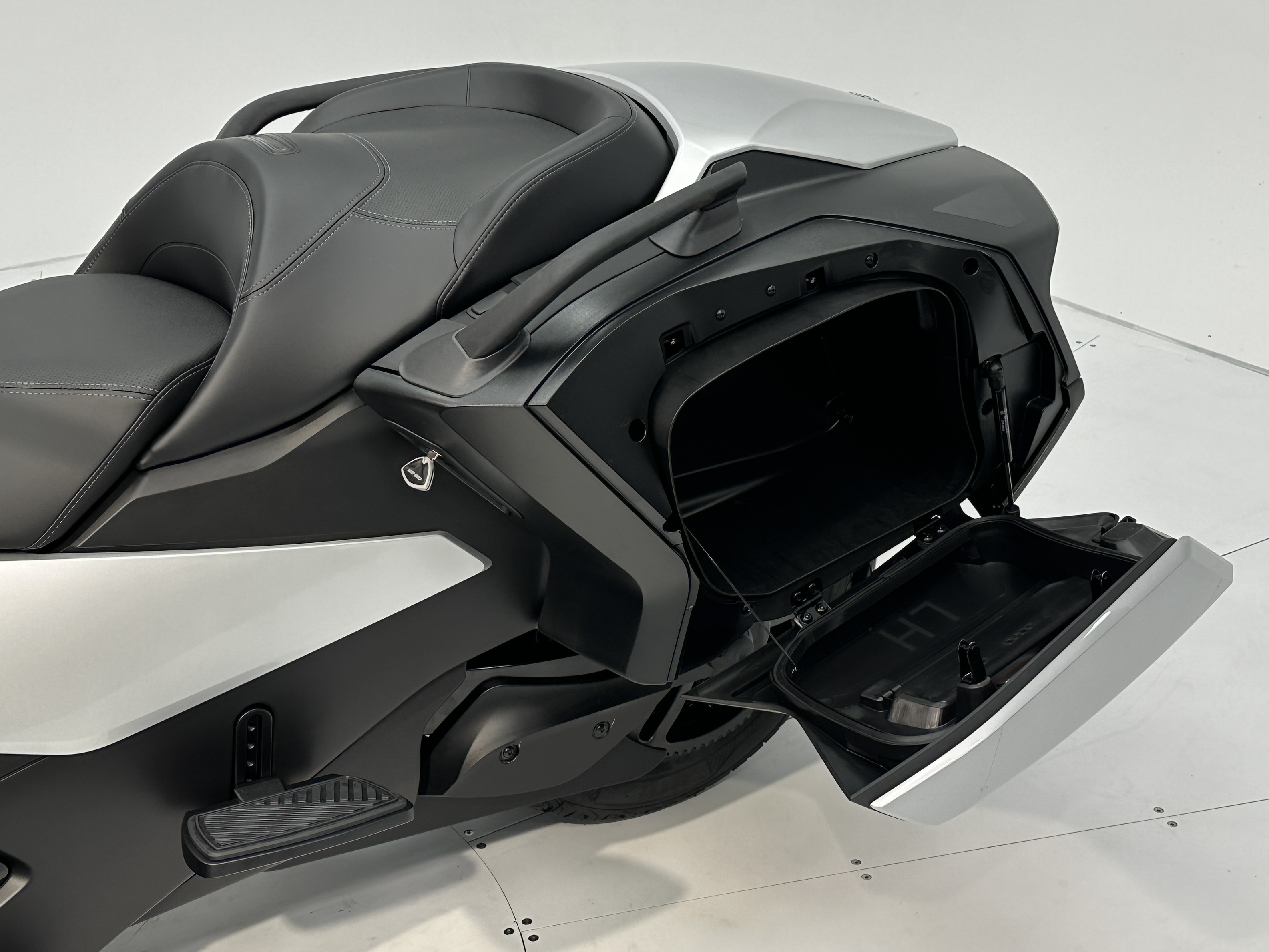 2024 Can-Am RT (SE6) - Photo 11