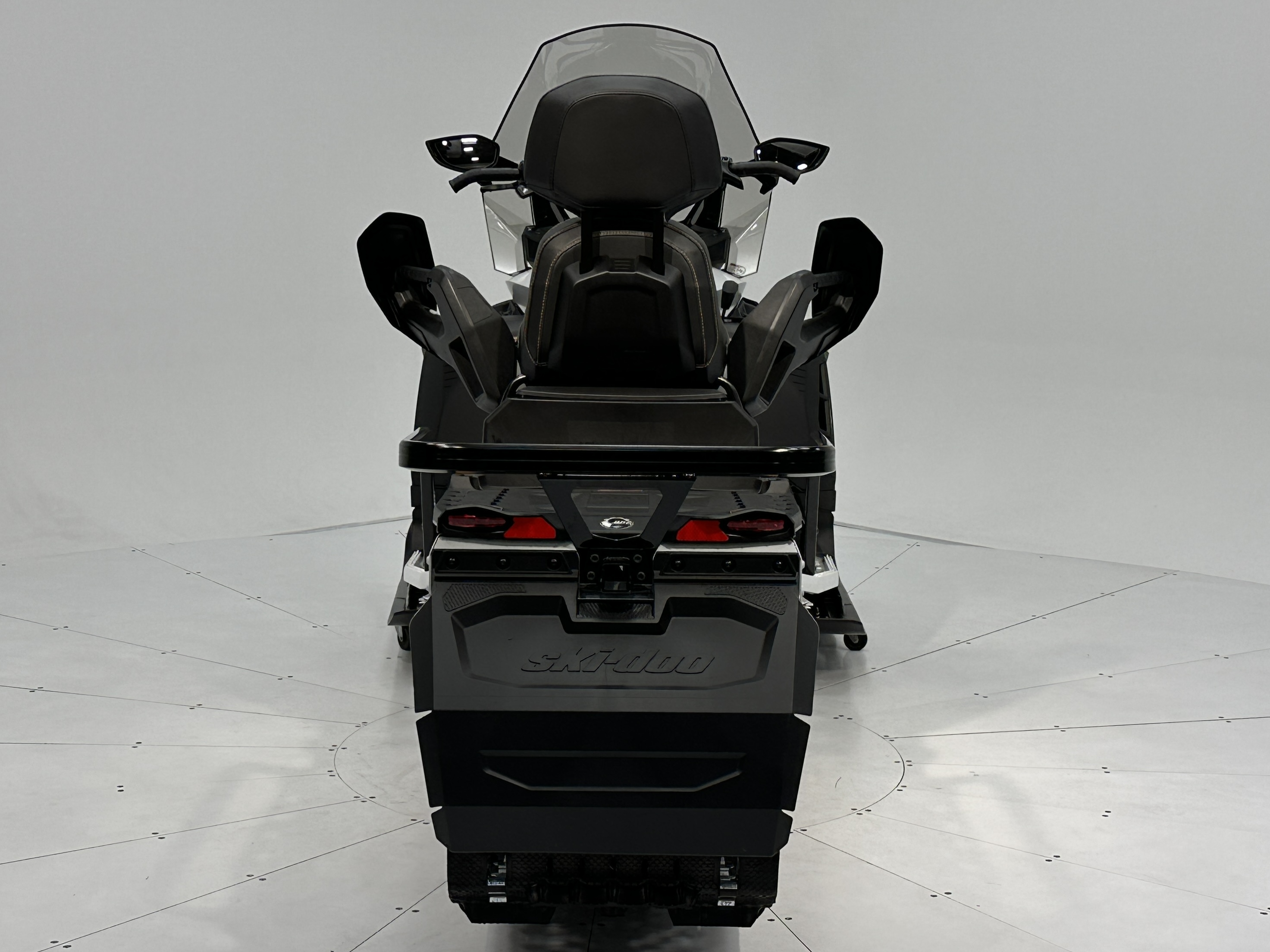 2025 Ski-Doo EXPEDITION LE 20" 600R E-TEC Silent Cobra 1.5" E.S. - Photo 2