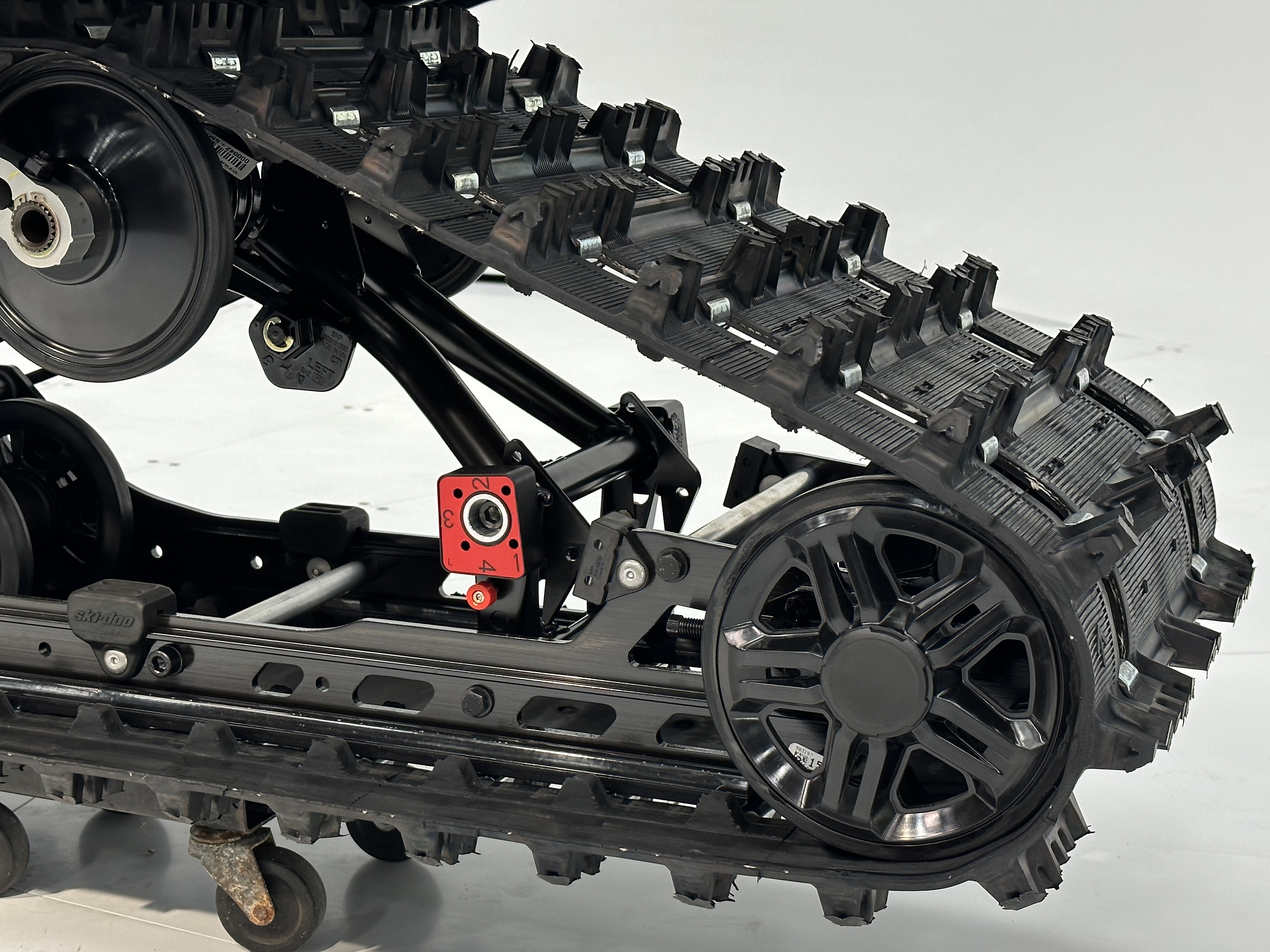 2025 Ski-Doo RENEGADE ADRENALINE 900 ACE Turbo R RipSaw 1.25" E.S. - Photo 9