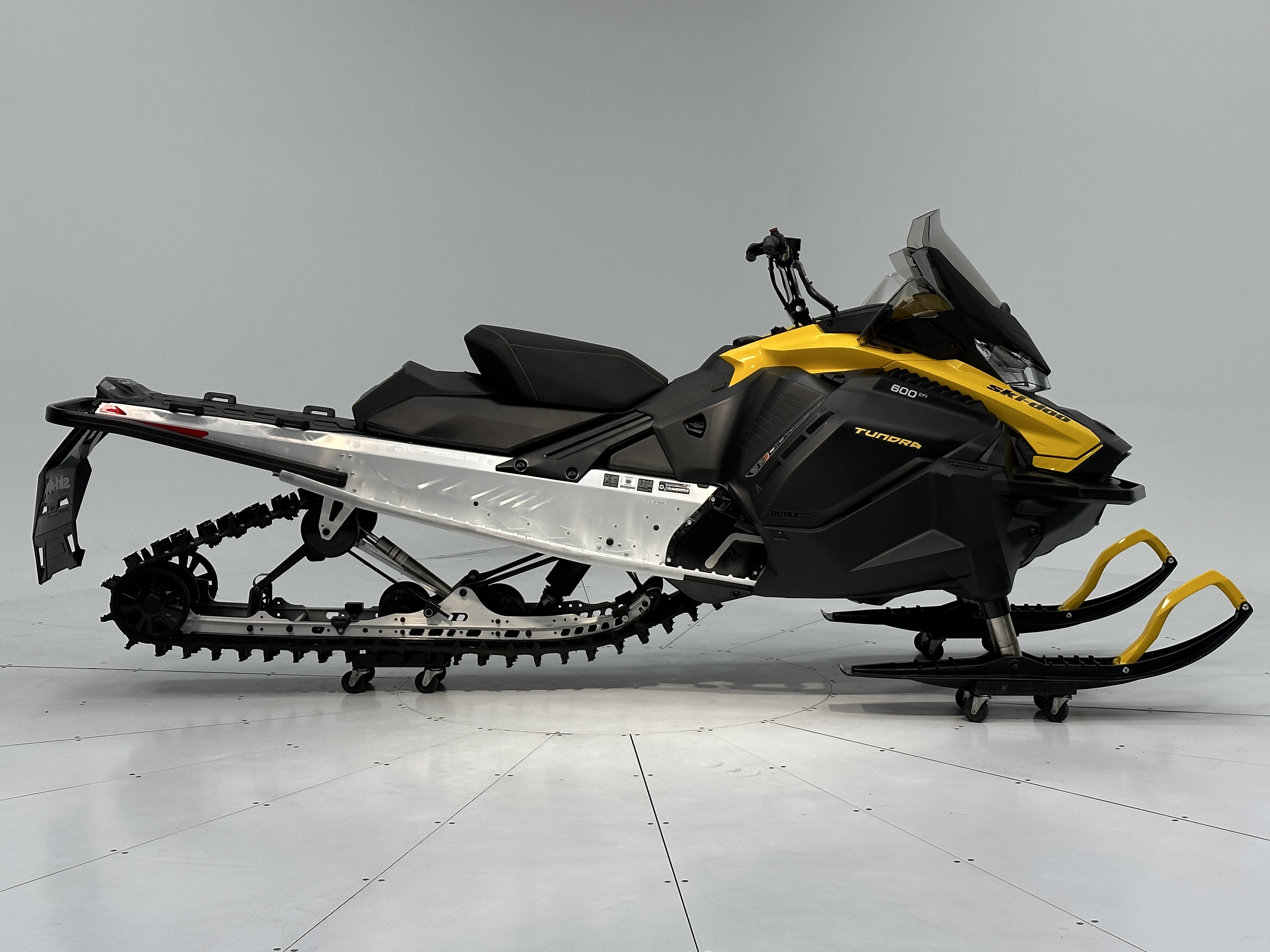 2025 Ski-Doo TUNDRA SPORT 600 EFI Cobra 1.6" E.S.