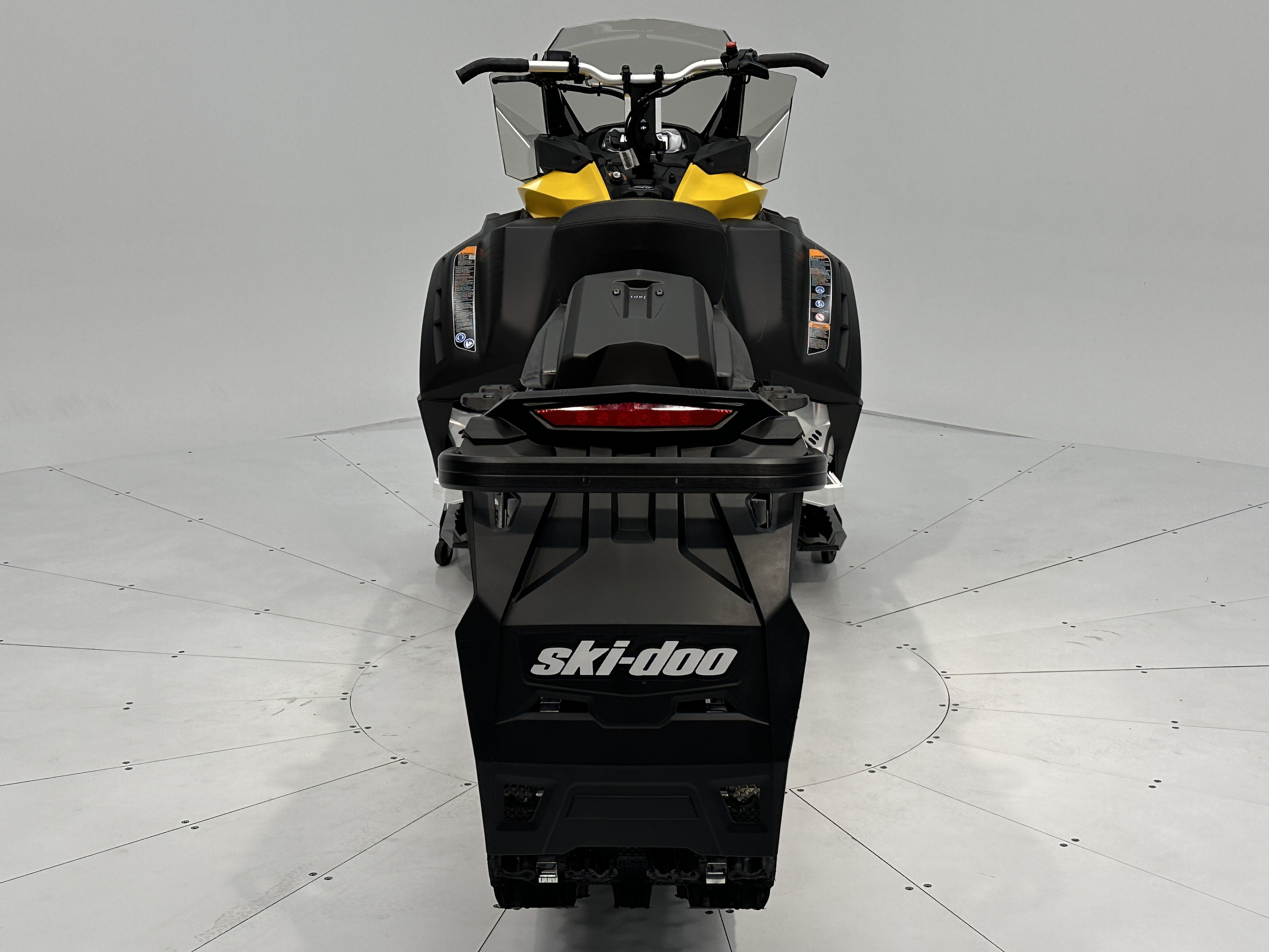 2025 Ski-Doo TUNDRA SPORT 600 EFI Cobra 1.6" E.S. - Photo 2