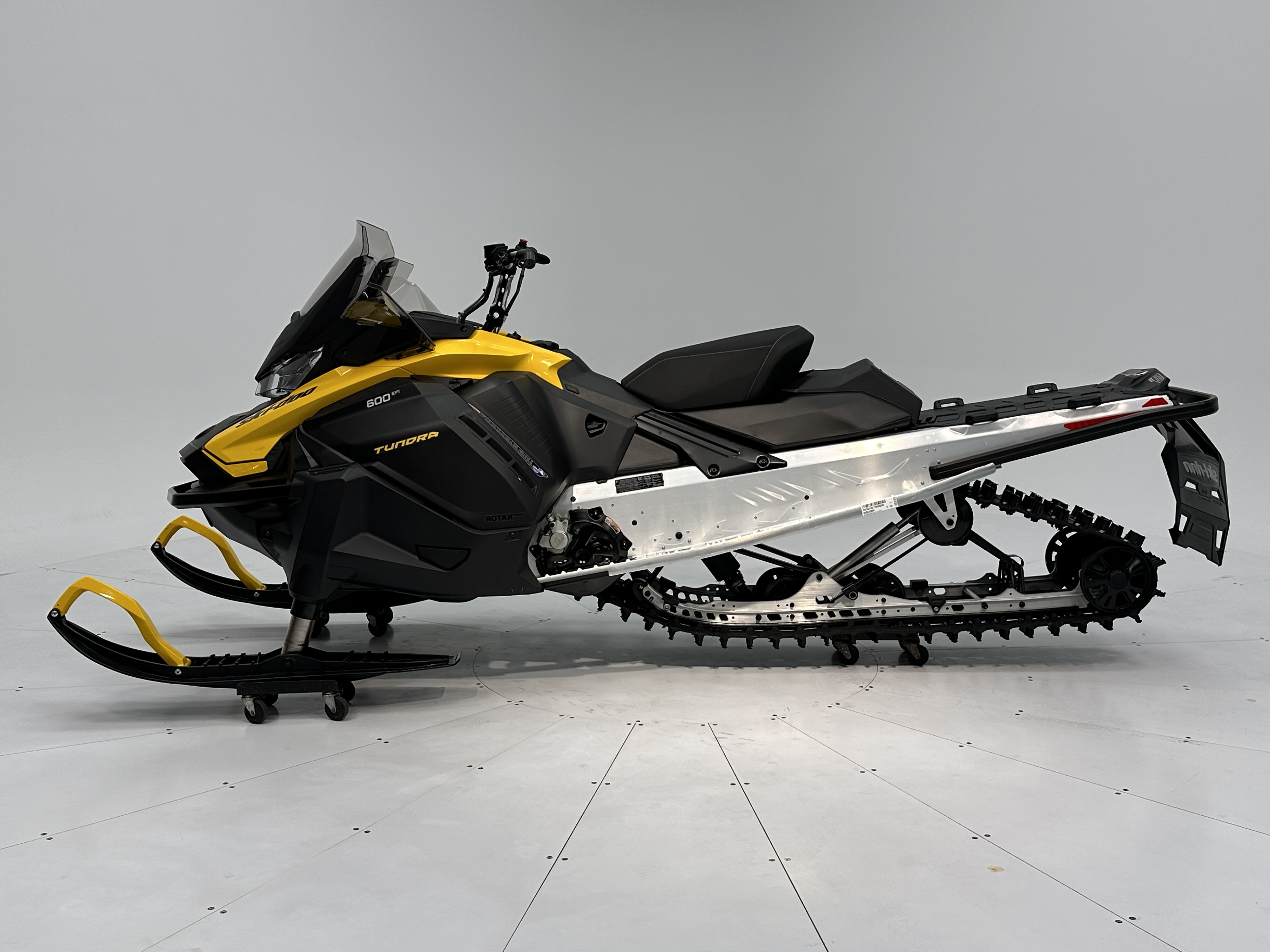 2025 Ski-Doo TUNDRA SPORT 600 EFI Cobra 1.6" E.S. - Photo 3