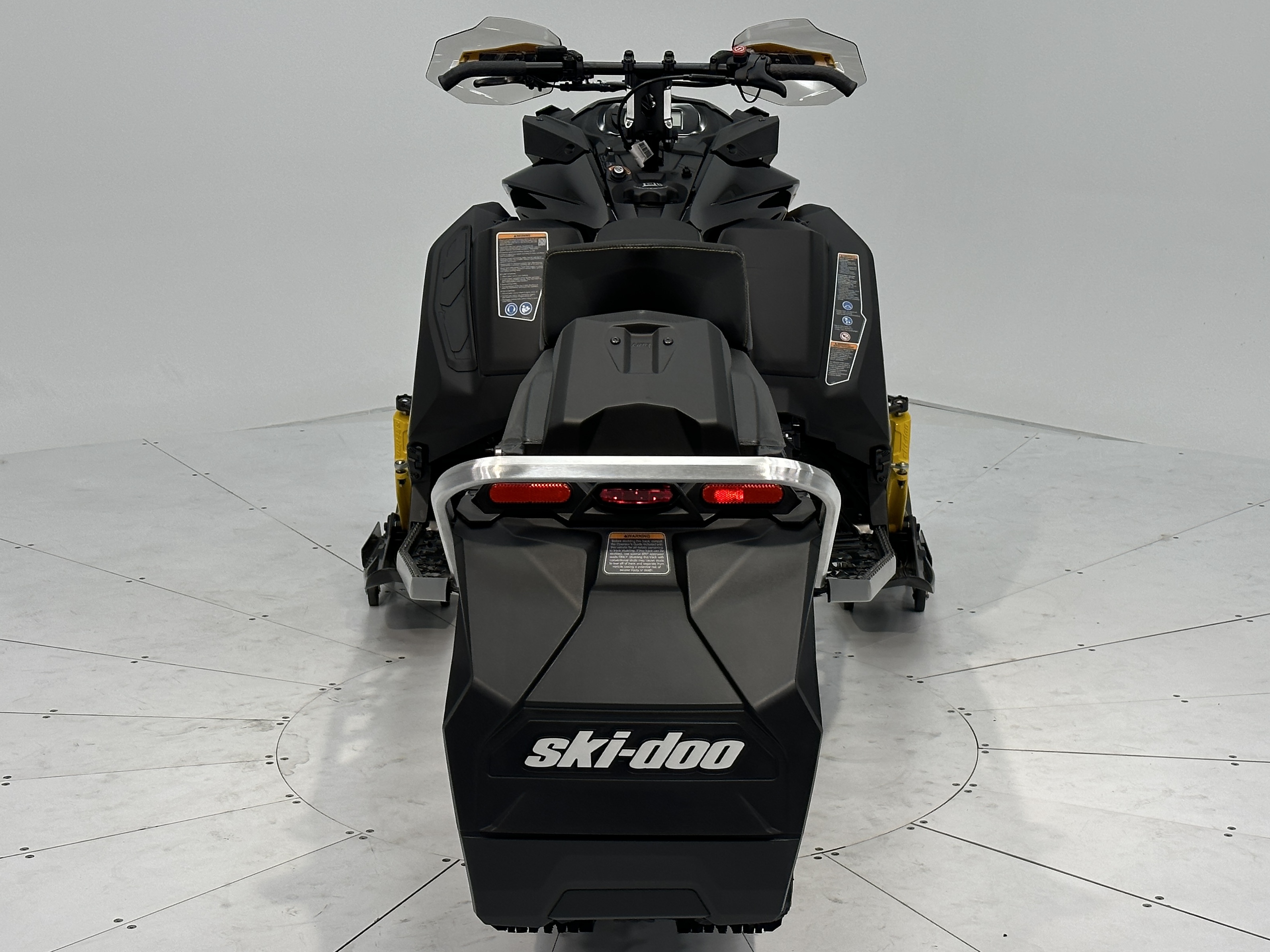 2025 Ski-Doo MXZ NEO+ 600 EFI (55) RipSaw 1.25" E.S. - Photo 2