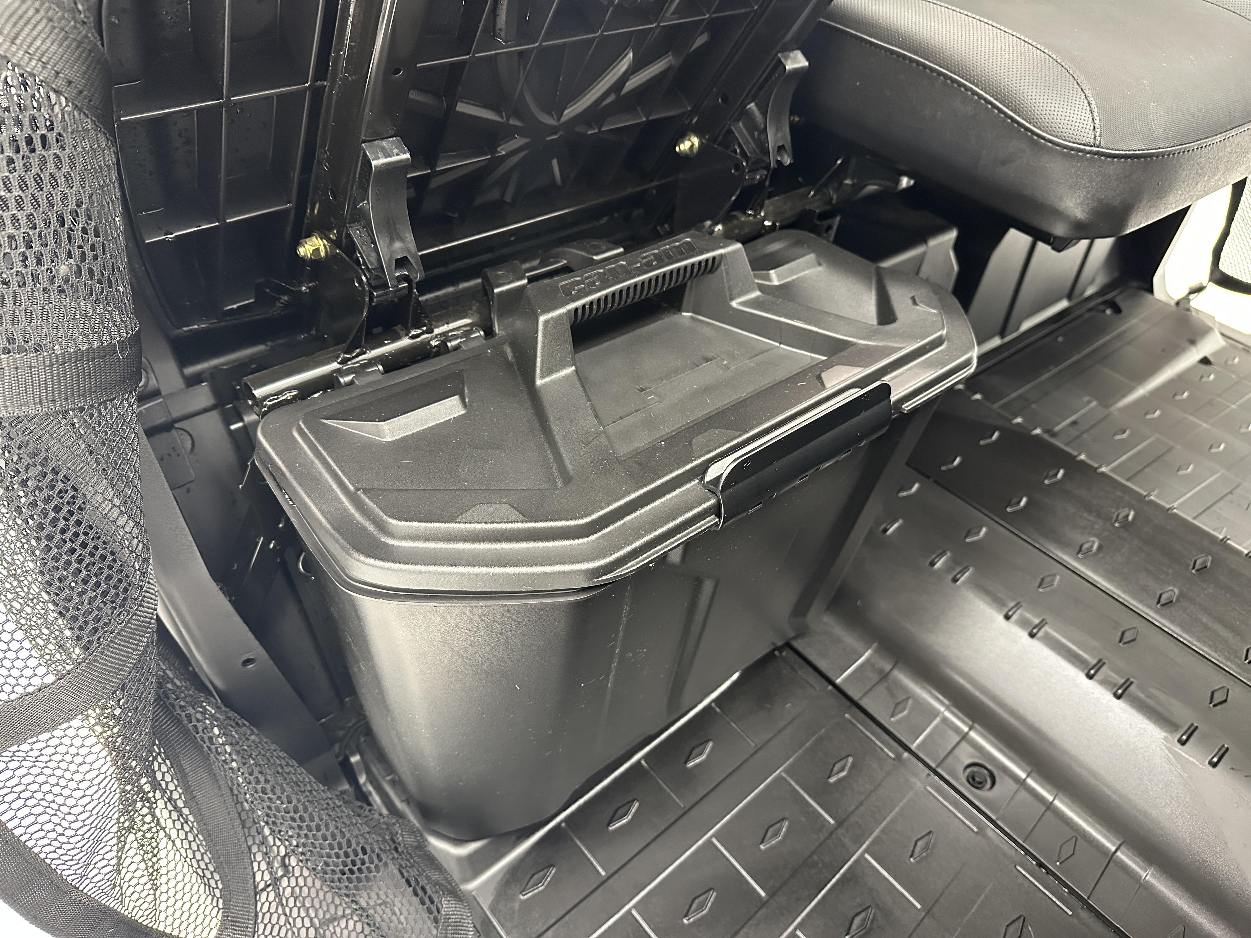 2025 Can-Am Defender XT HD10 - Photo 12