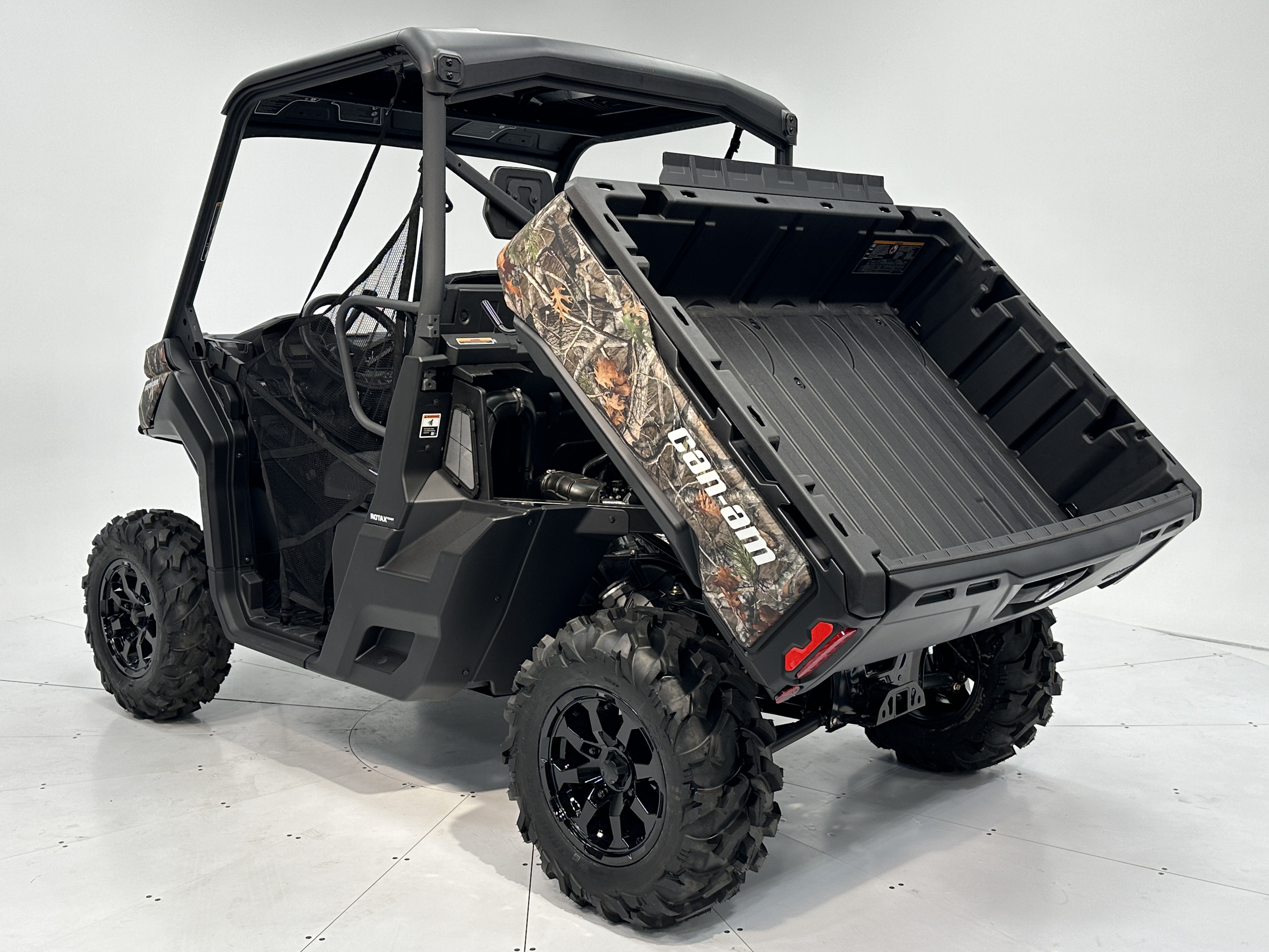 2025 Can-Am Defender XT HD10 - Photo 14
