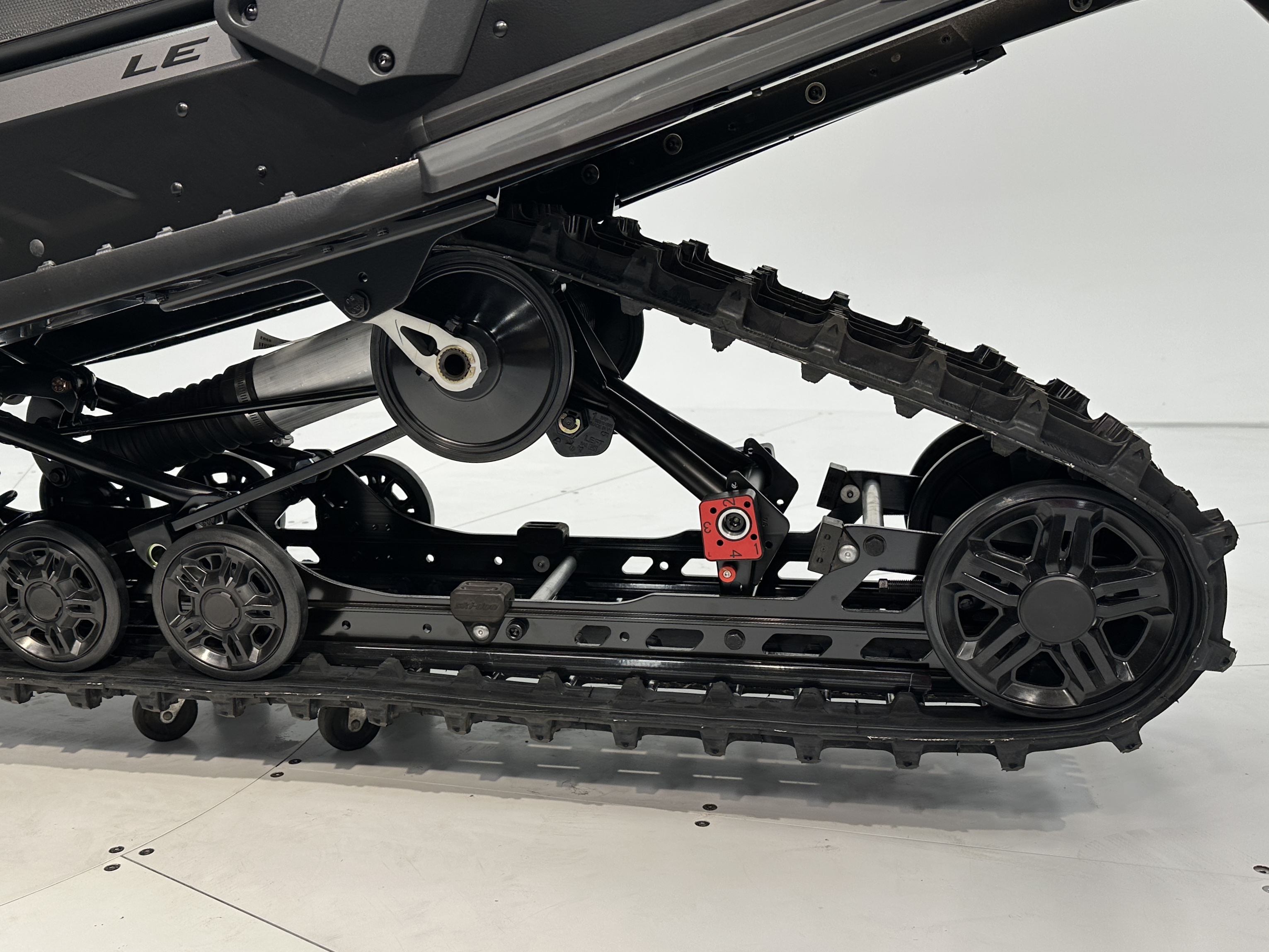 2025 Ski-Doo GRAND TOURING LE 900 ACE Turbo Silent Track II 1.25" E.S. - Photo 12