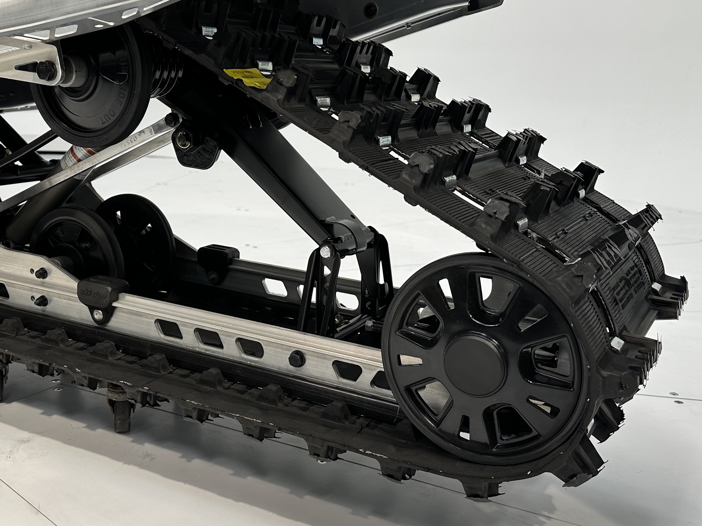 2025 Ski-Doo MXZ SPORT 129 600 EFI RipSaw 1.25" E.S. - Photo 10