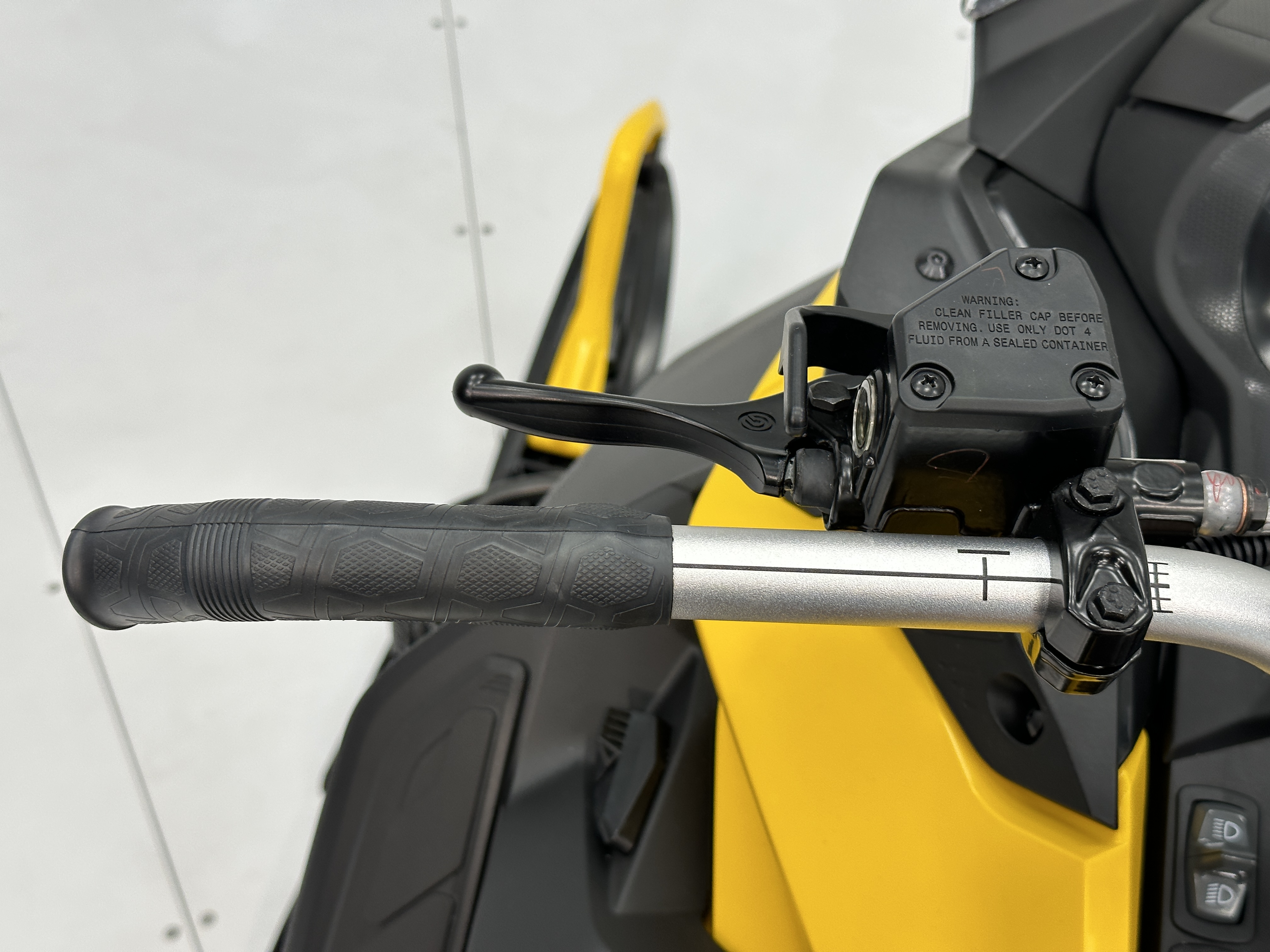 2025 Ski-Doo MXZ SPORT 137 600 EFI RipSaw 1.25" E.S. - Photo 7