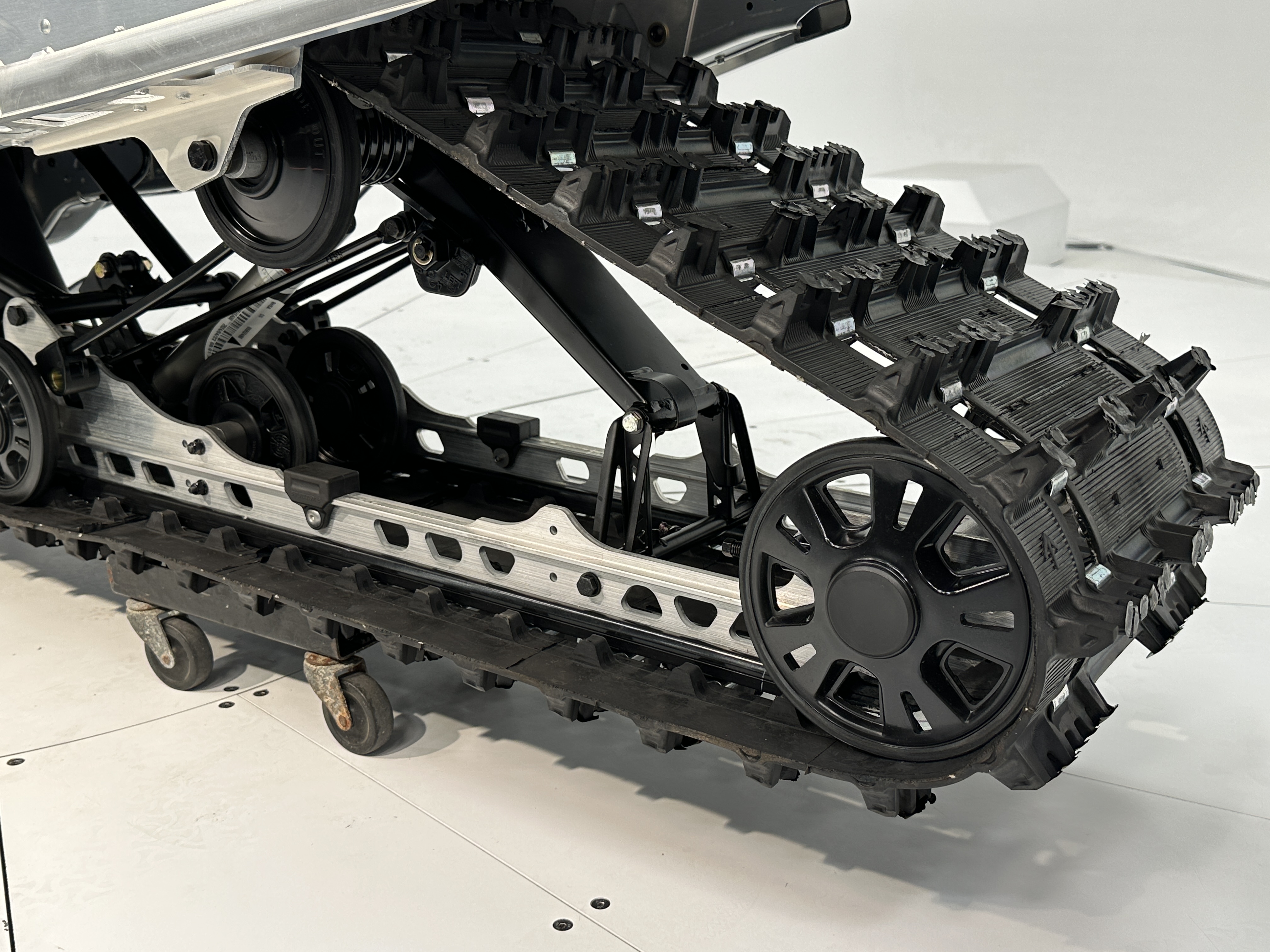 2025 Ski-Doo MXZ SPORT 137 600 EFI RipSaw 1.25" E.S. - Photo 10