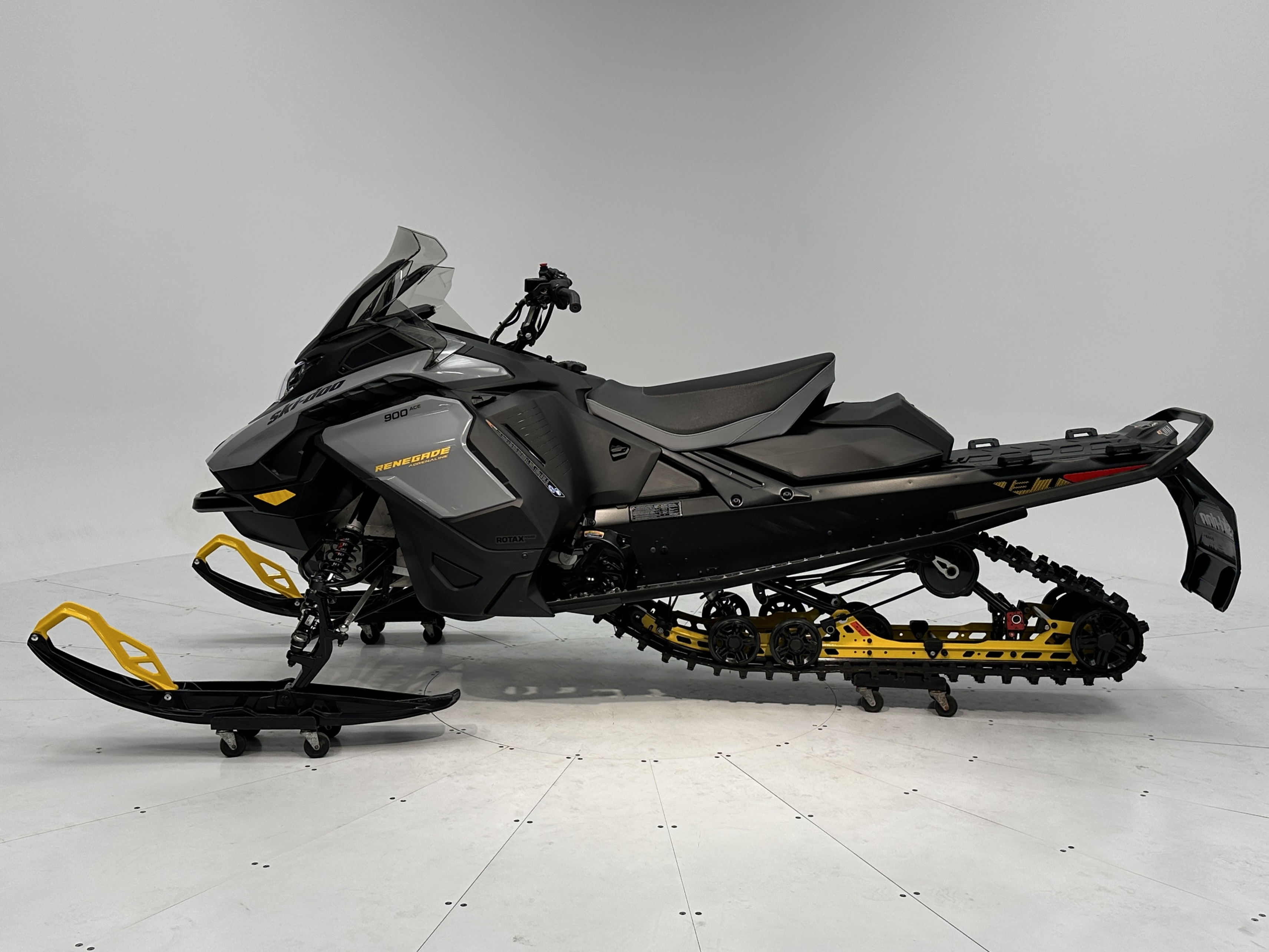 2025 Ski-Doo RENEGADE ADRENALINE 900 ACE RipSaw 1.25" E.S. - Photo 3