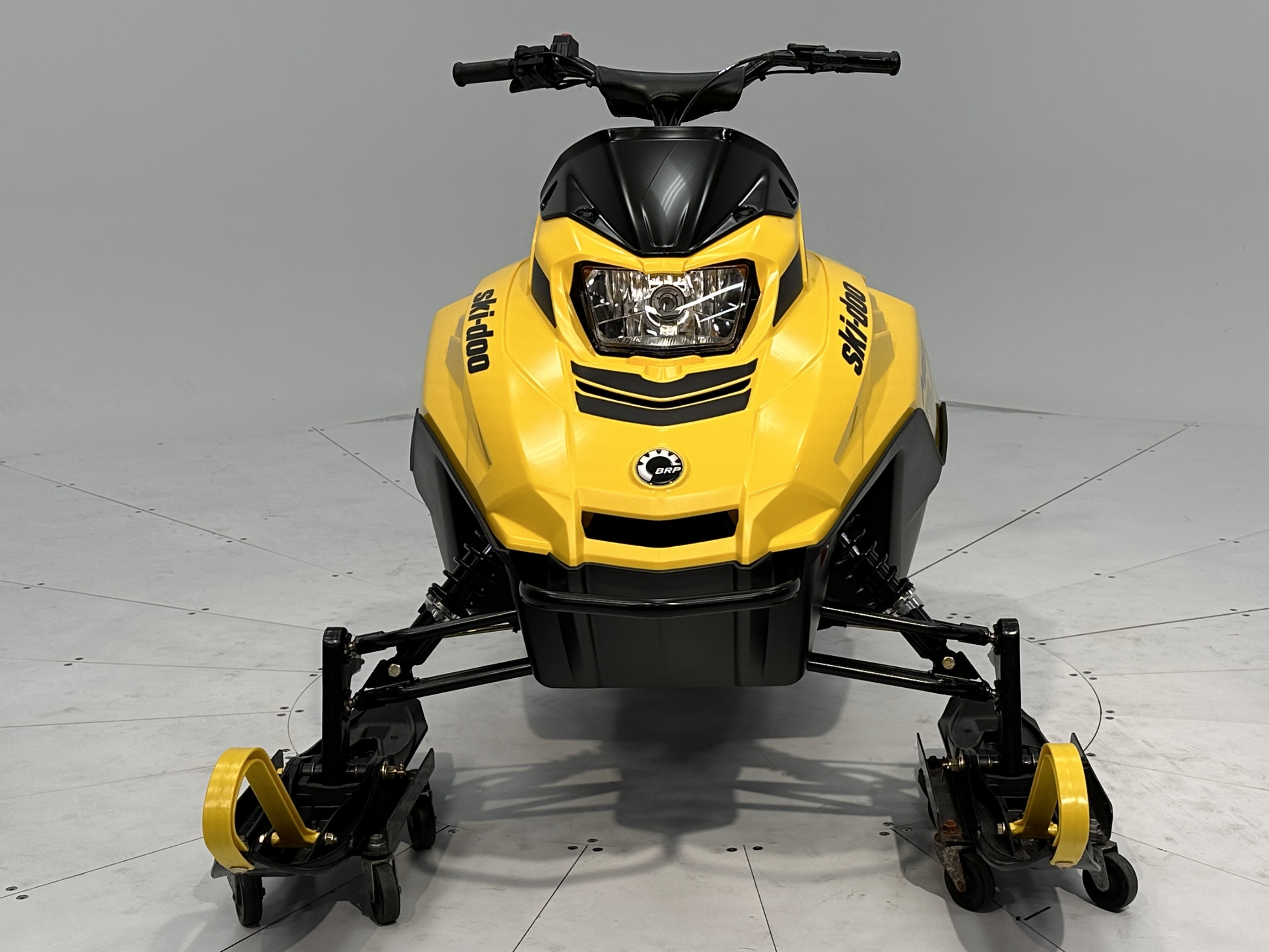 2025 Ski-Doo MXZ 200 - Photo 4