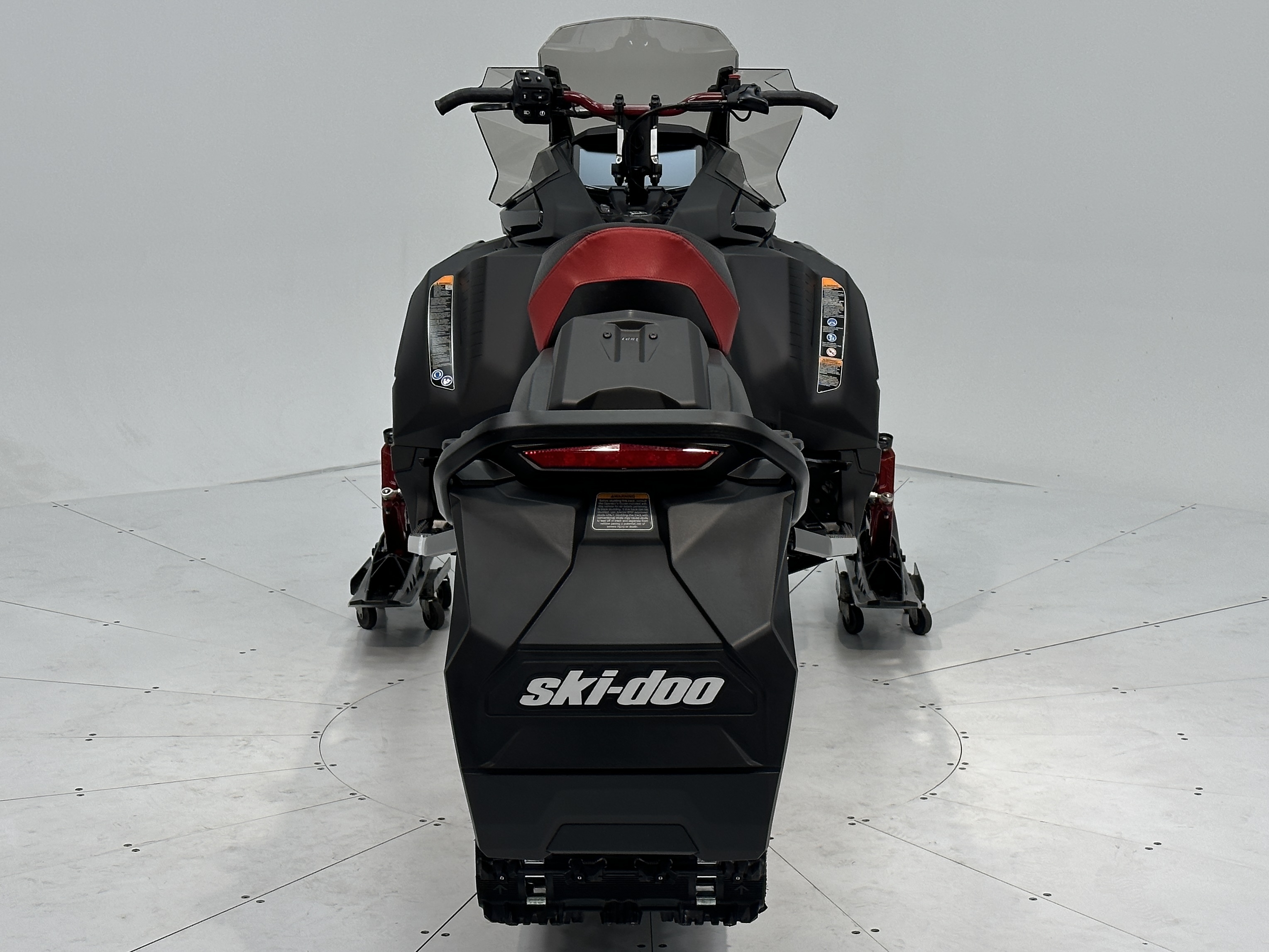 2025 Ski-Doo RENEGADE ADR w/ ENDURO Pkg 850 E-TEC Ice Ripper XT 1.25" E.S.  w/ 10.25" Touchscreen - Photo 2