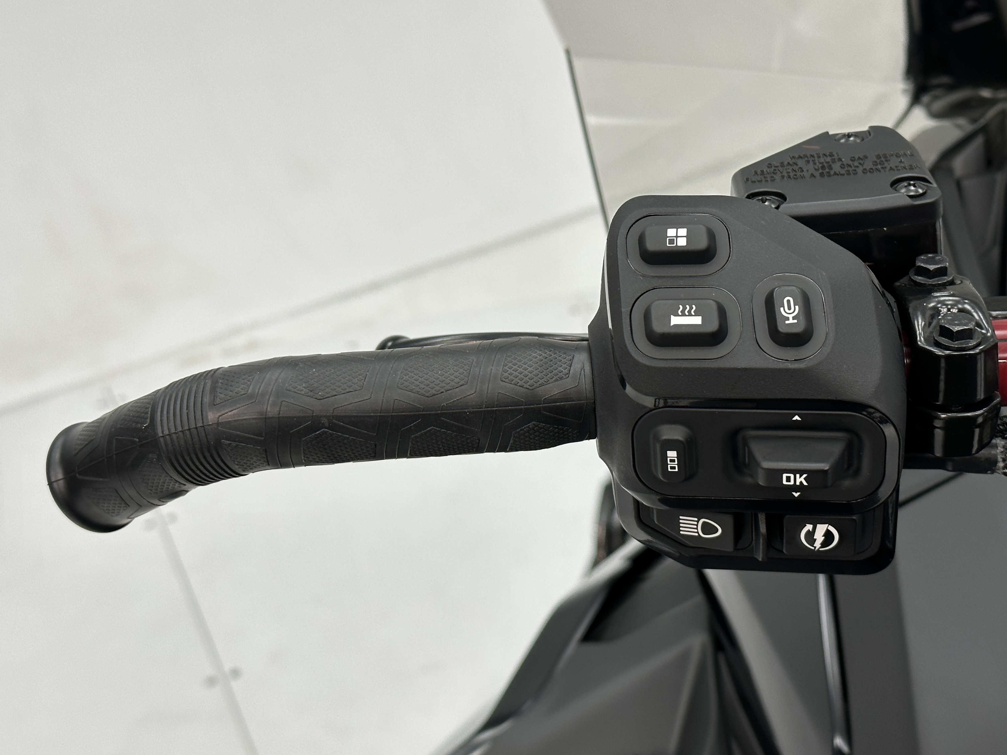 2025 Ski-Doo RENEGADE ADR w/ ENDURO Pkg 850 E-TEC Ice Ripper XT 1.25" E.S.  w/ 10.25" Touchscreen - Photo 7