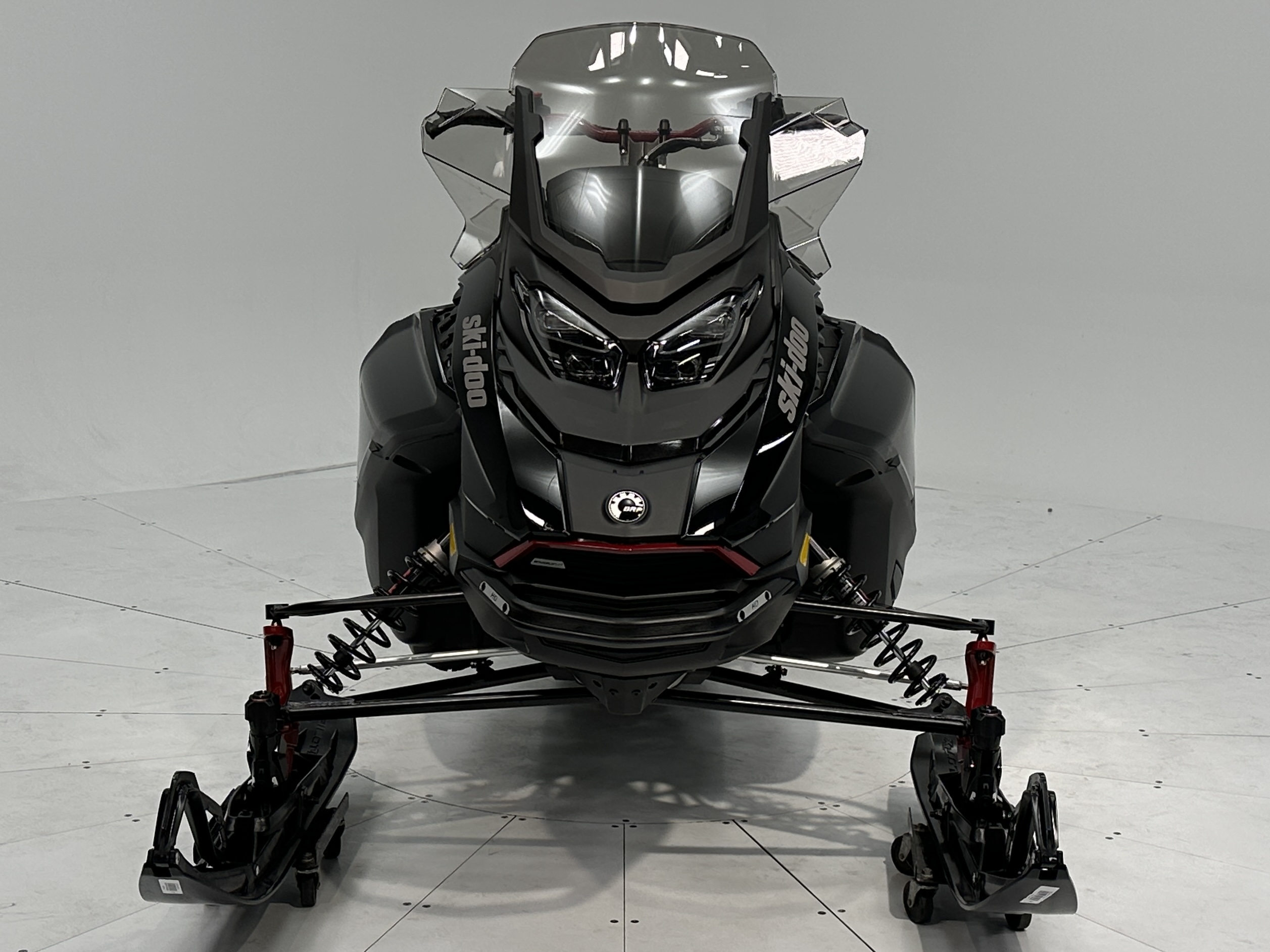 2025 Ski-Doo RENEGADE ADR w/ ENDURO Pkg 850 E-TEC Ice Ripper XT 1.25" E.S.  w/ 10.25" Touchscreen - Photo 4