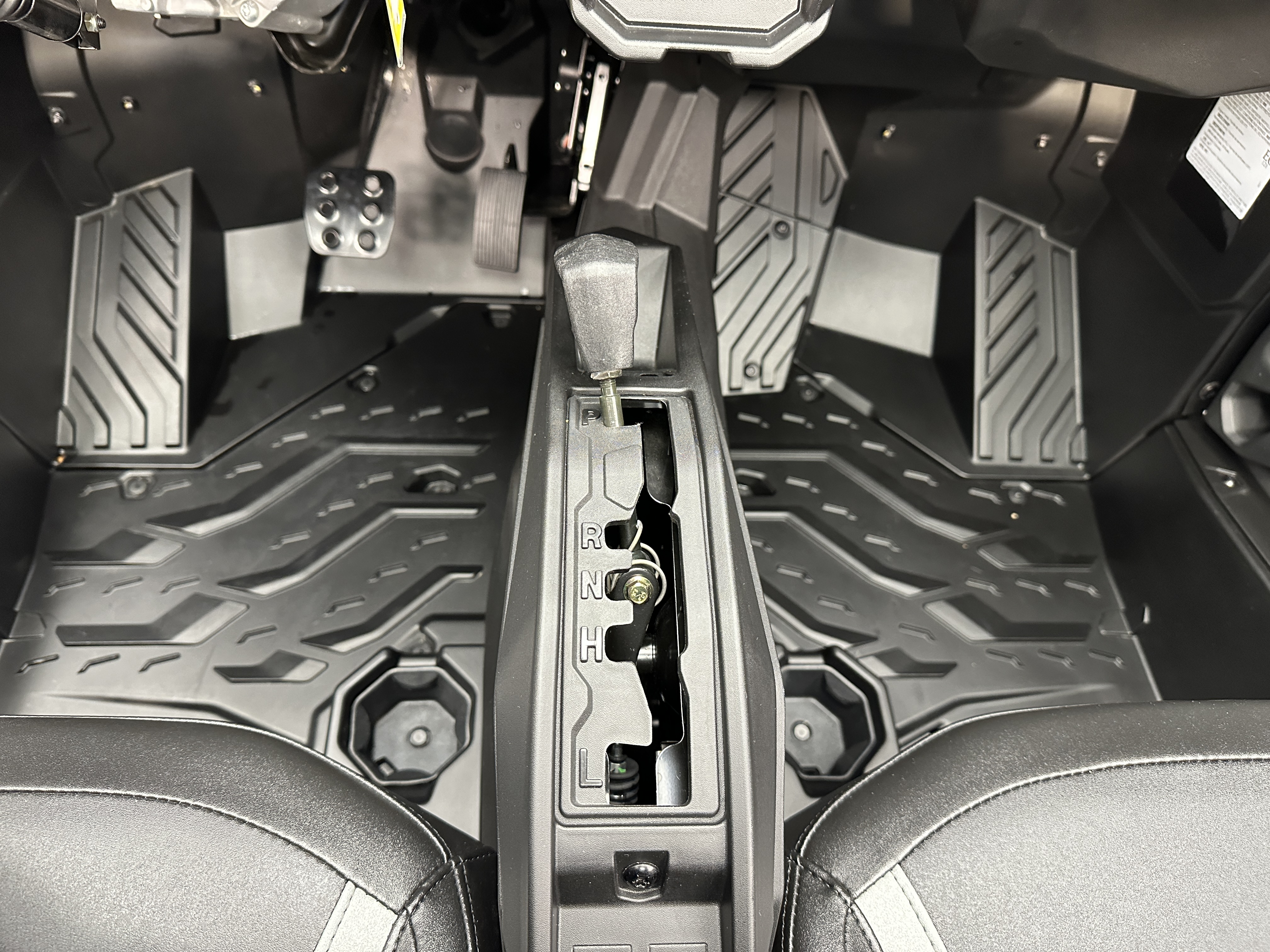 2025 Can-Am Maverick Sport MAX DPS 1000R Demonstrator - Photo 10