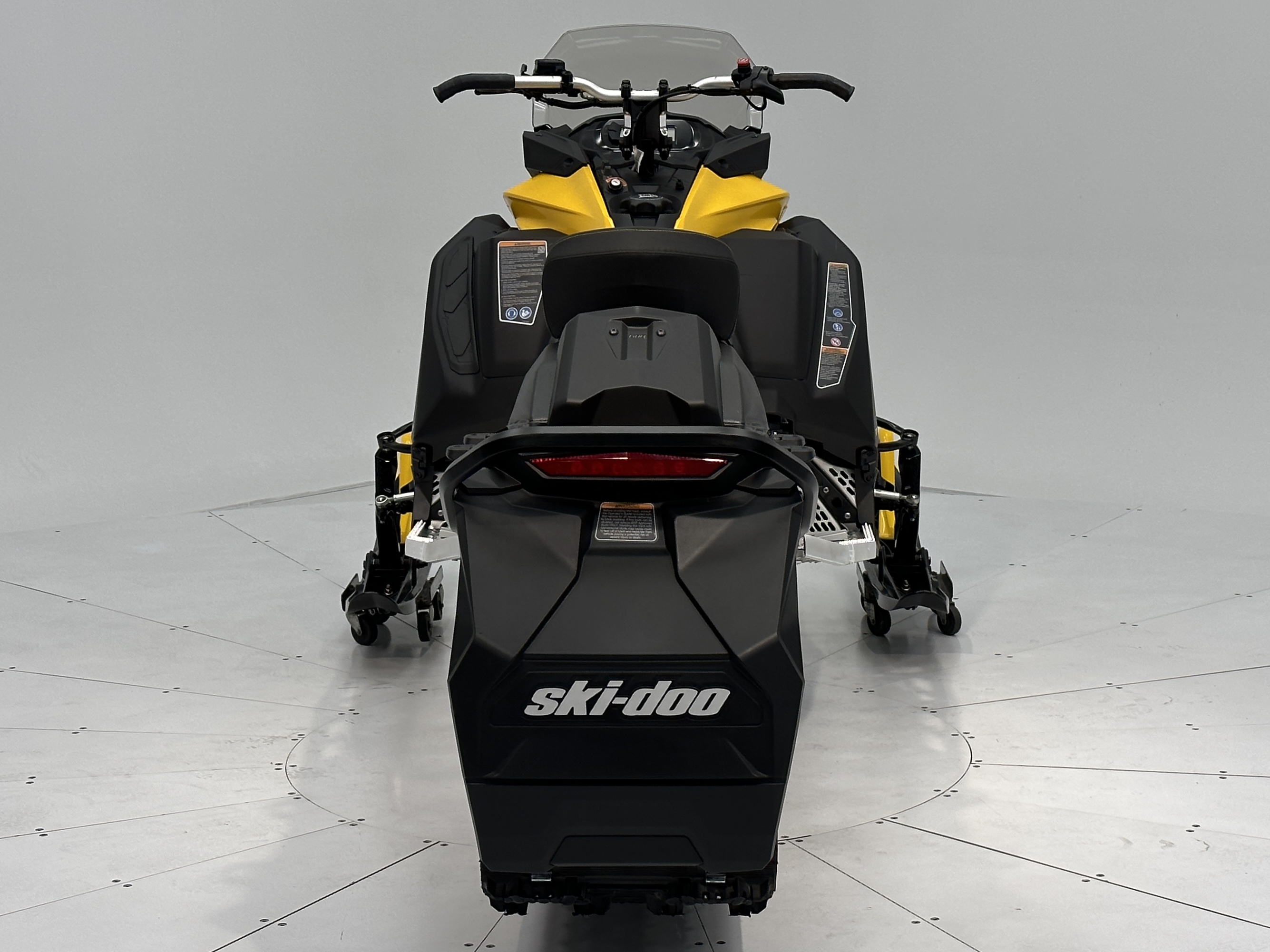 2025 Ski-Doo MXZ SPORT 137 600 EFI RipSaw 1.25" E.S. - Photo 2