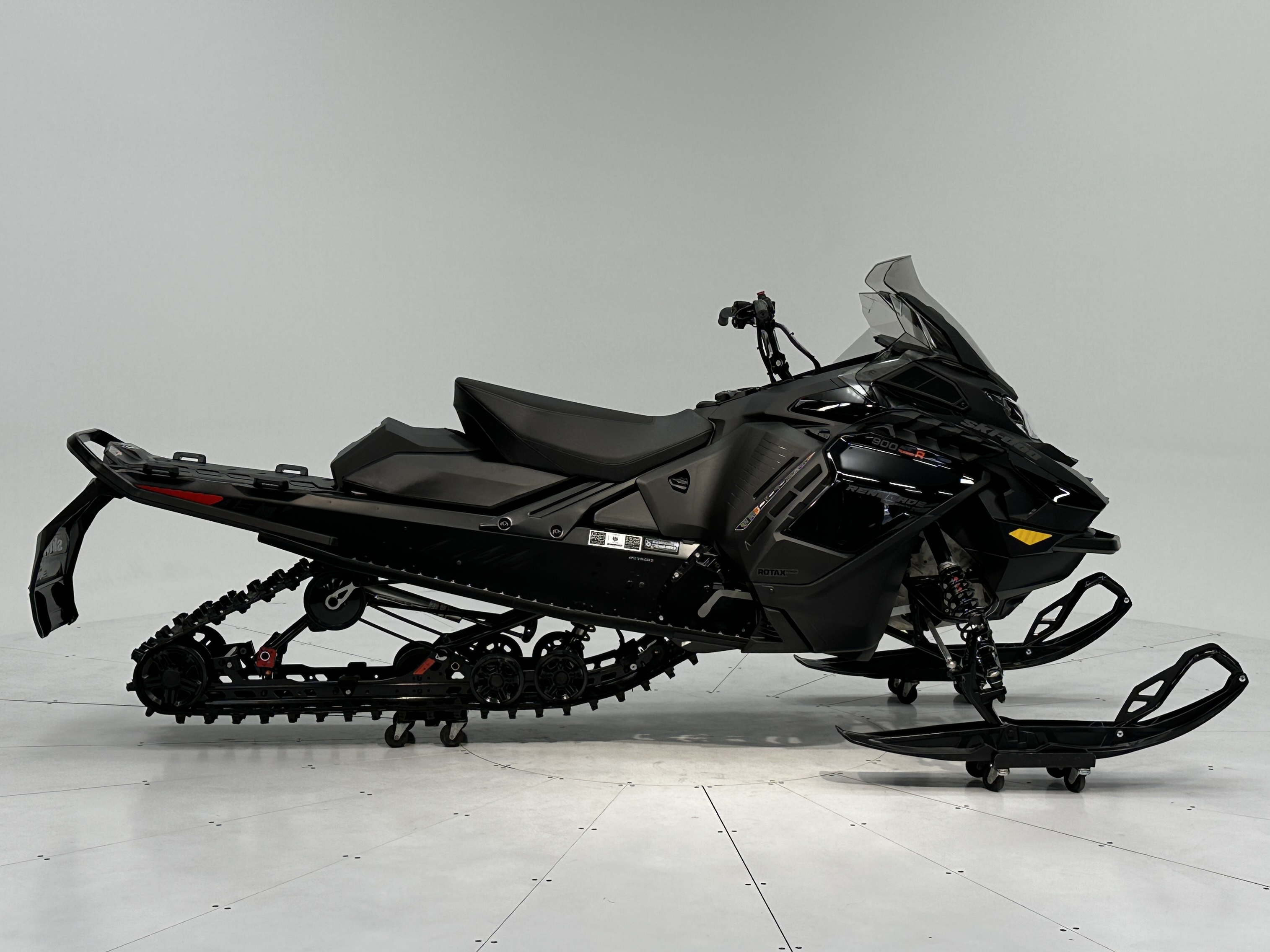 2025 Ski-Doo RENEGADE ADRENALINE 900 ACE Turbo R RipSaw 1.25" E.S.