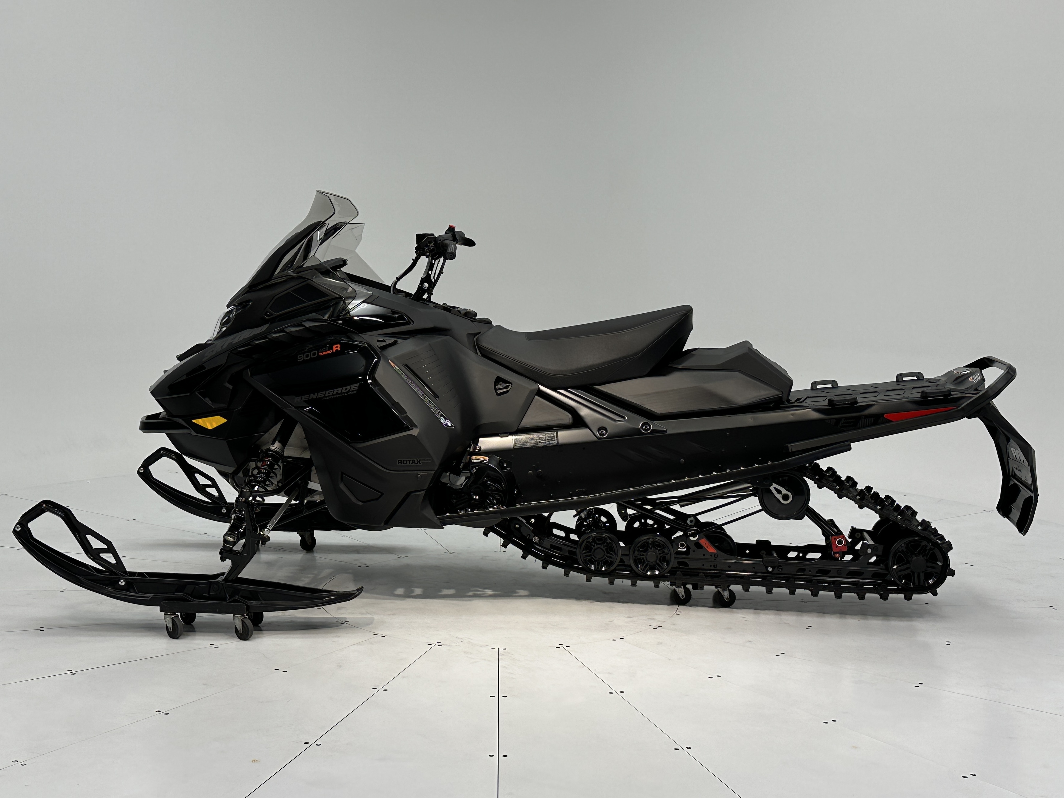 2025 Ski-Doo RENEGADE ADRENALINE 900 ACE Turbo R RipSaw 1.25" E.S. - Photo 3