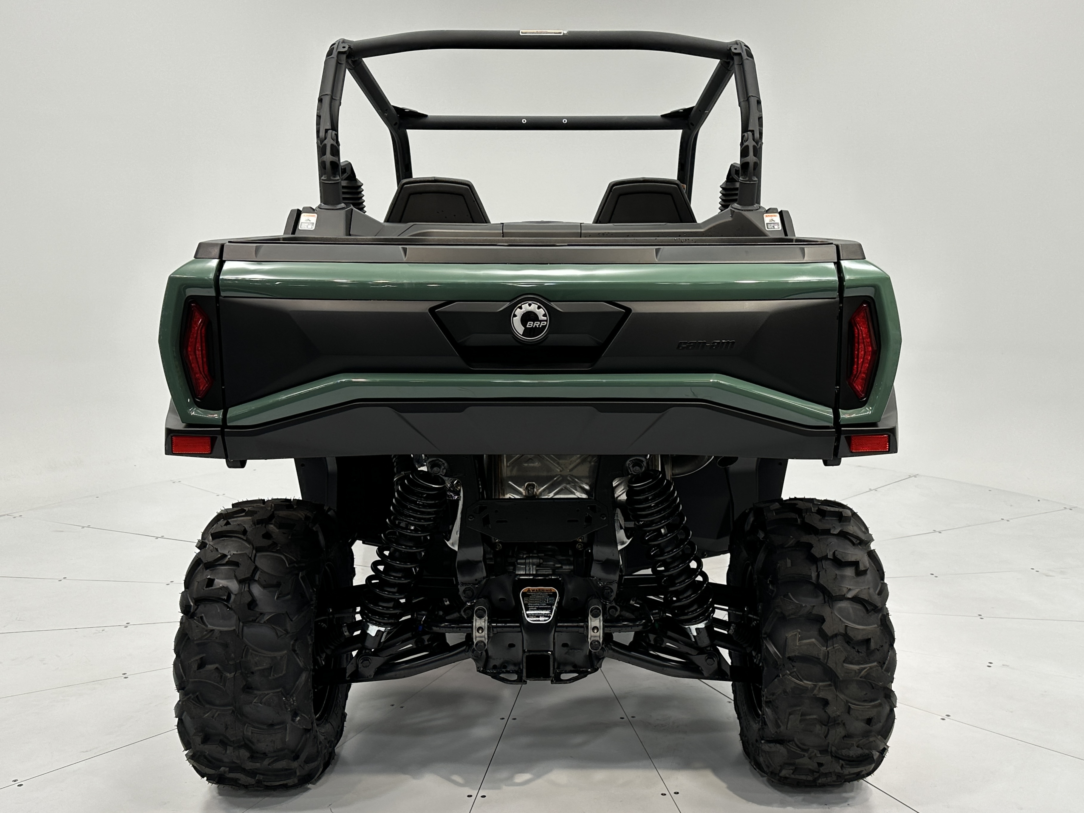 2025 Can-Am Commander DPS 1000R - Photo 2