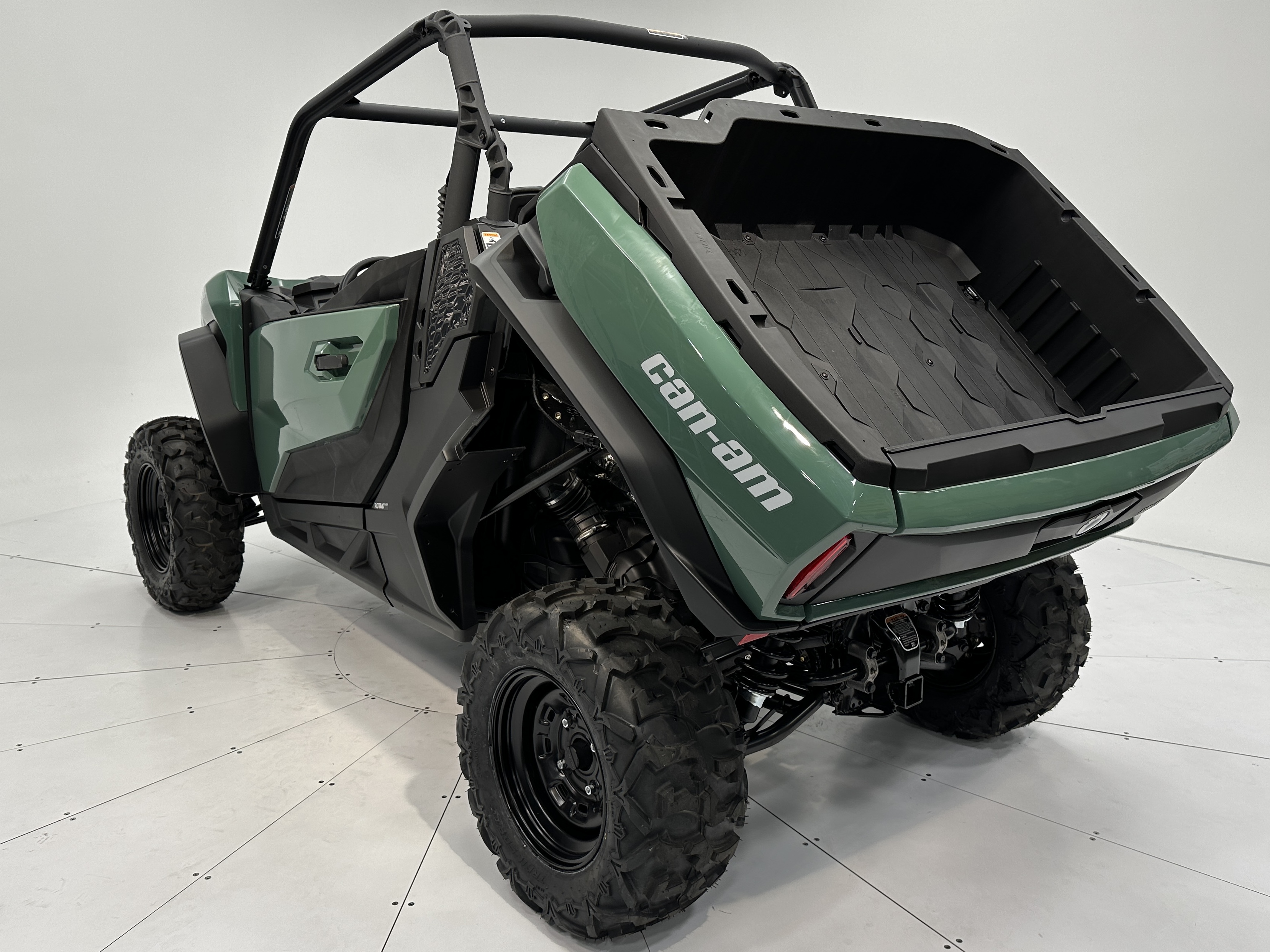 2025 Can-Am Commander DPS 1000R - Photo 13