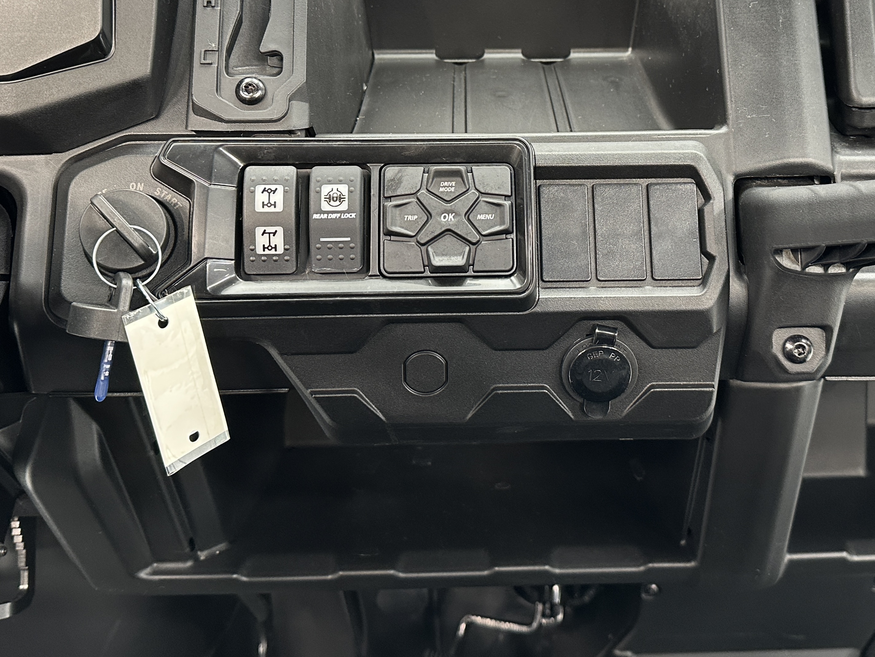 2025 Can-Am Defender XT HD10 - Photo 8