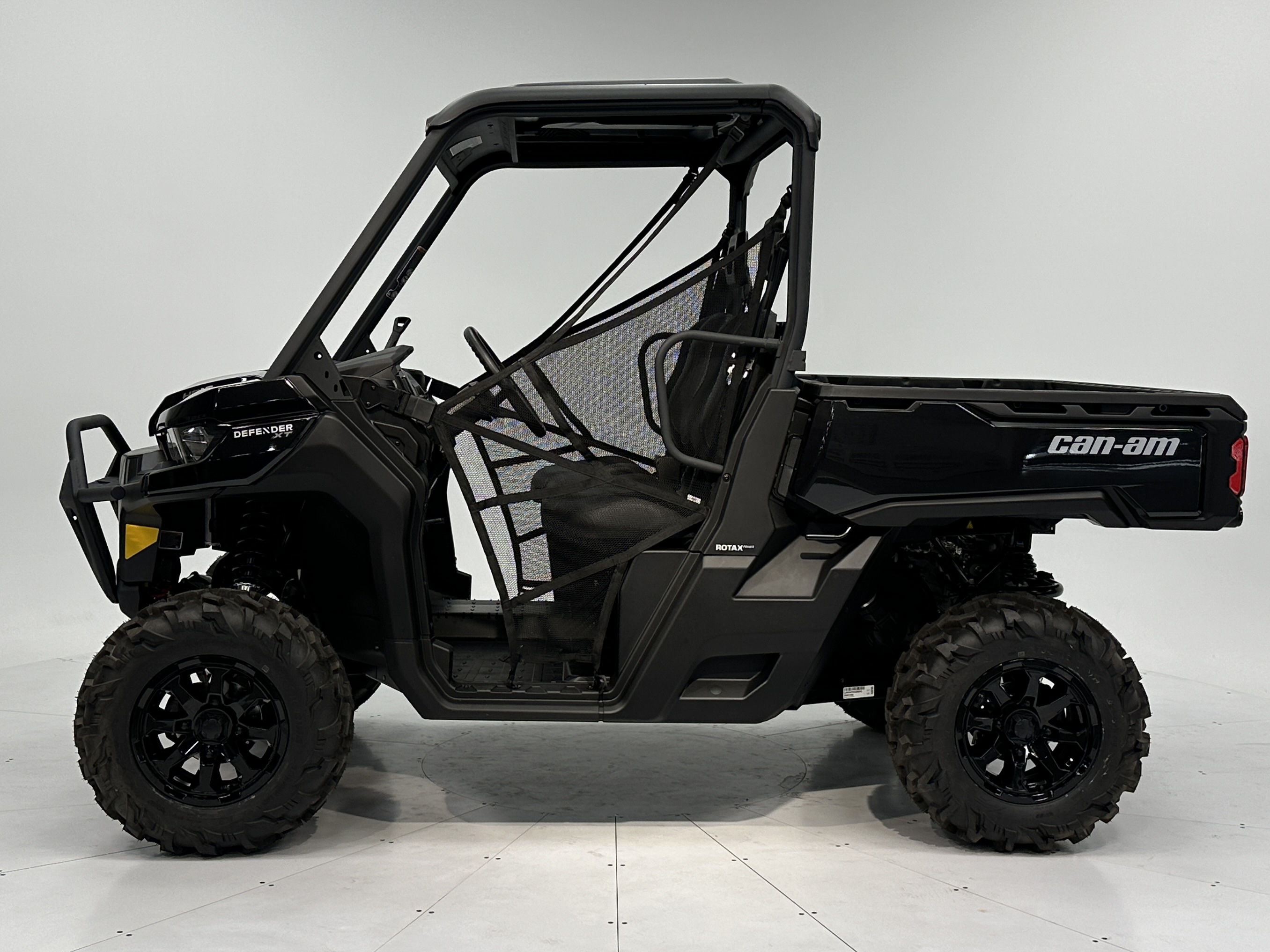 2025 Can-Am Defender XT HD10 - Photo 3